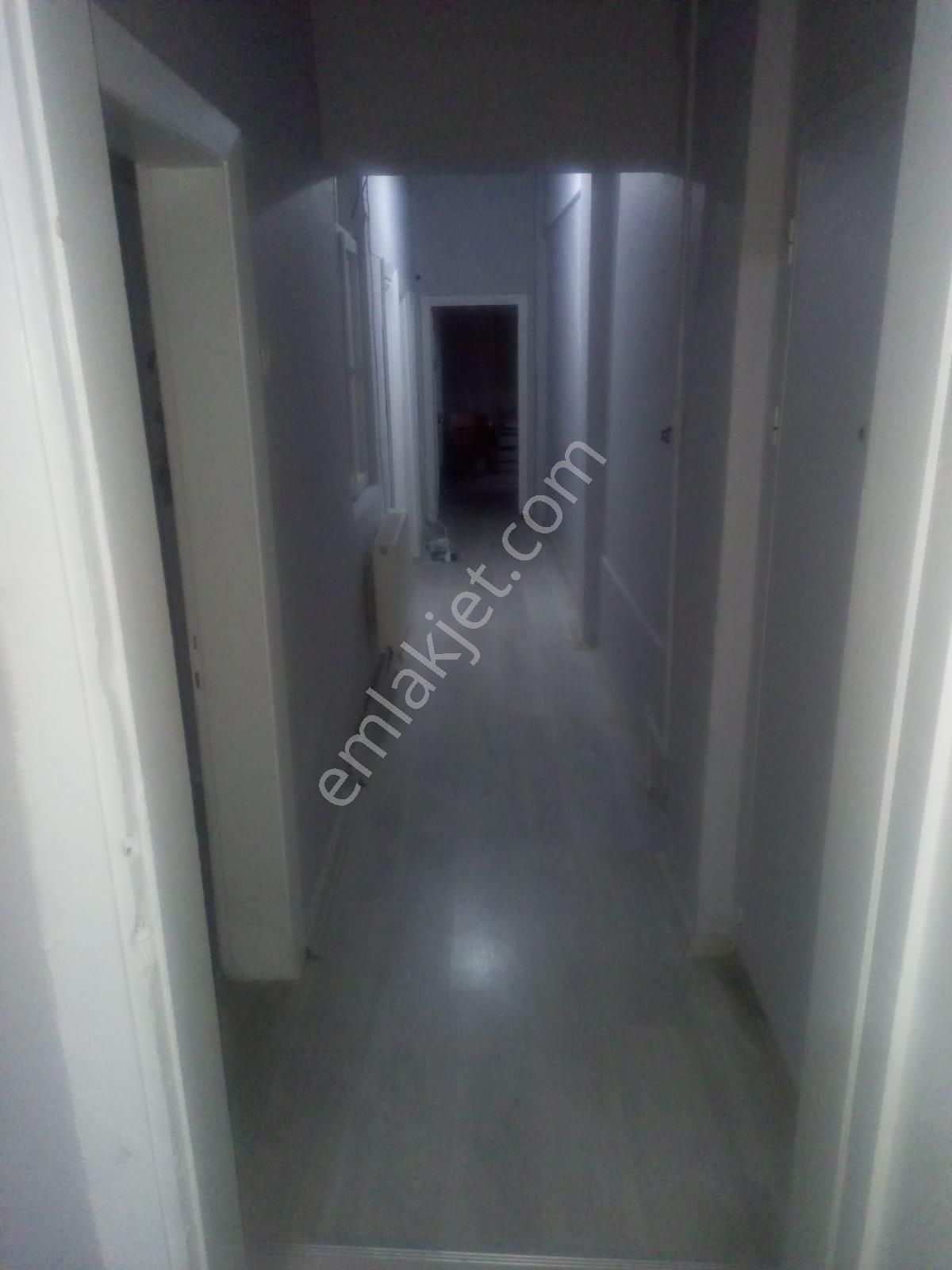 Işıklar Mahallesinde Satılık 2+1 Kot Daire - Görsel 7