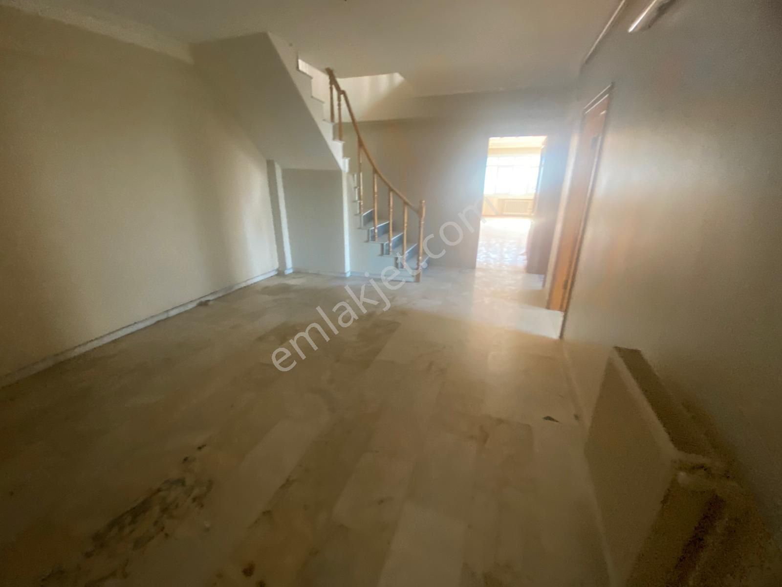 Full Denşz Manzaralı 5+2 Sağlam Binada 230m2 Asansörlğ Kiralık Dublex Daire - Görsel 18