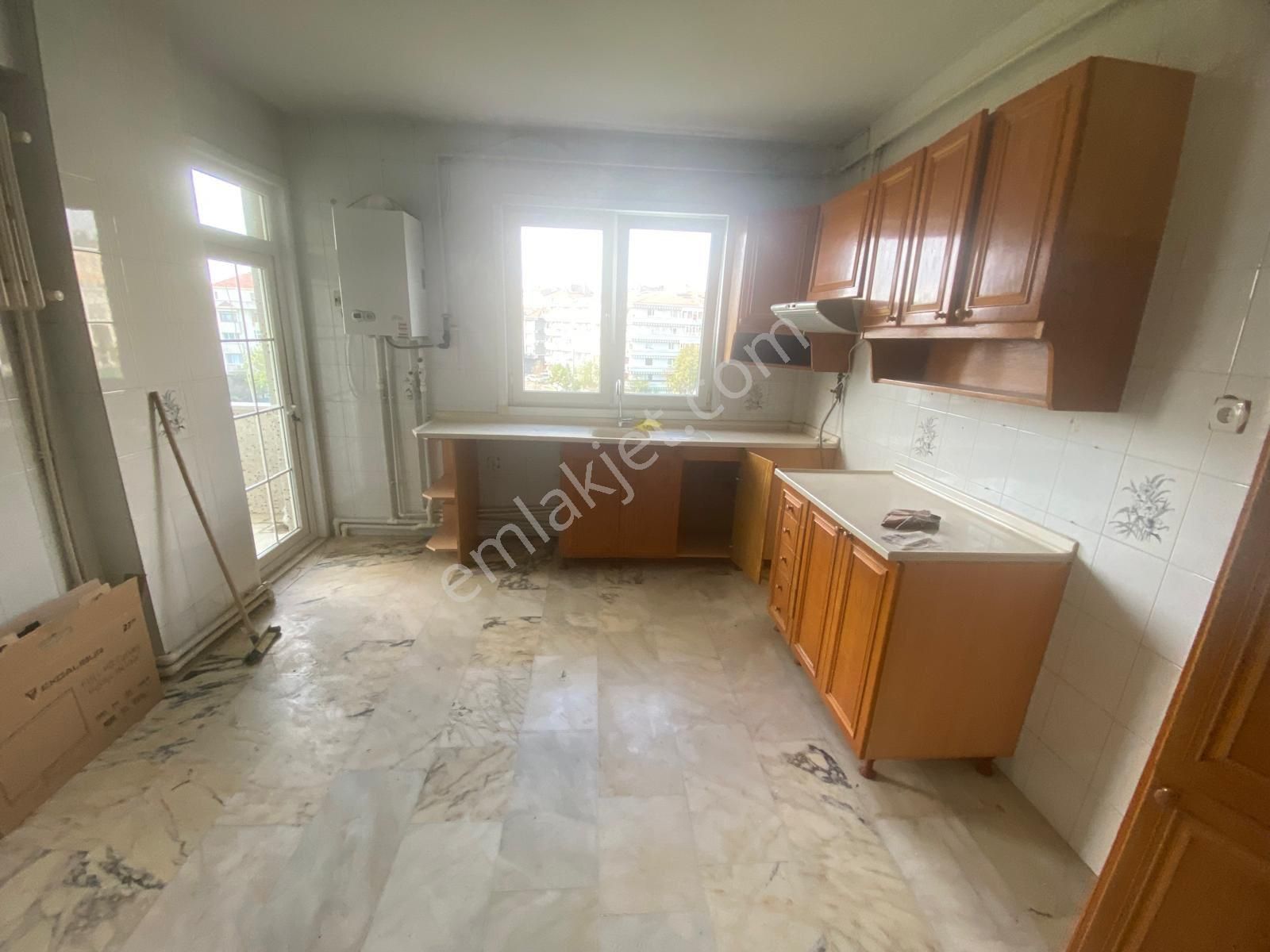 Full Denşz Manzaralı 5+2 Sağlam Binada 230m2 Asansörlğ Kiralık Dublex Daire - Görsel 31