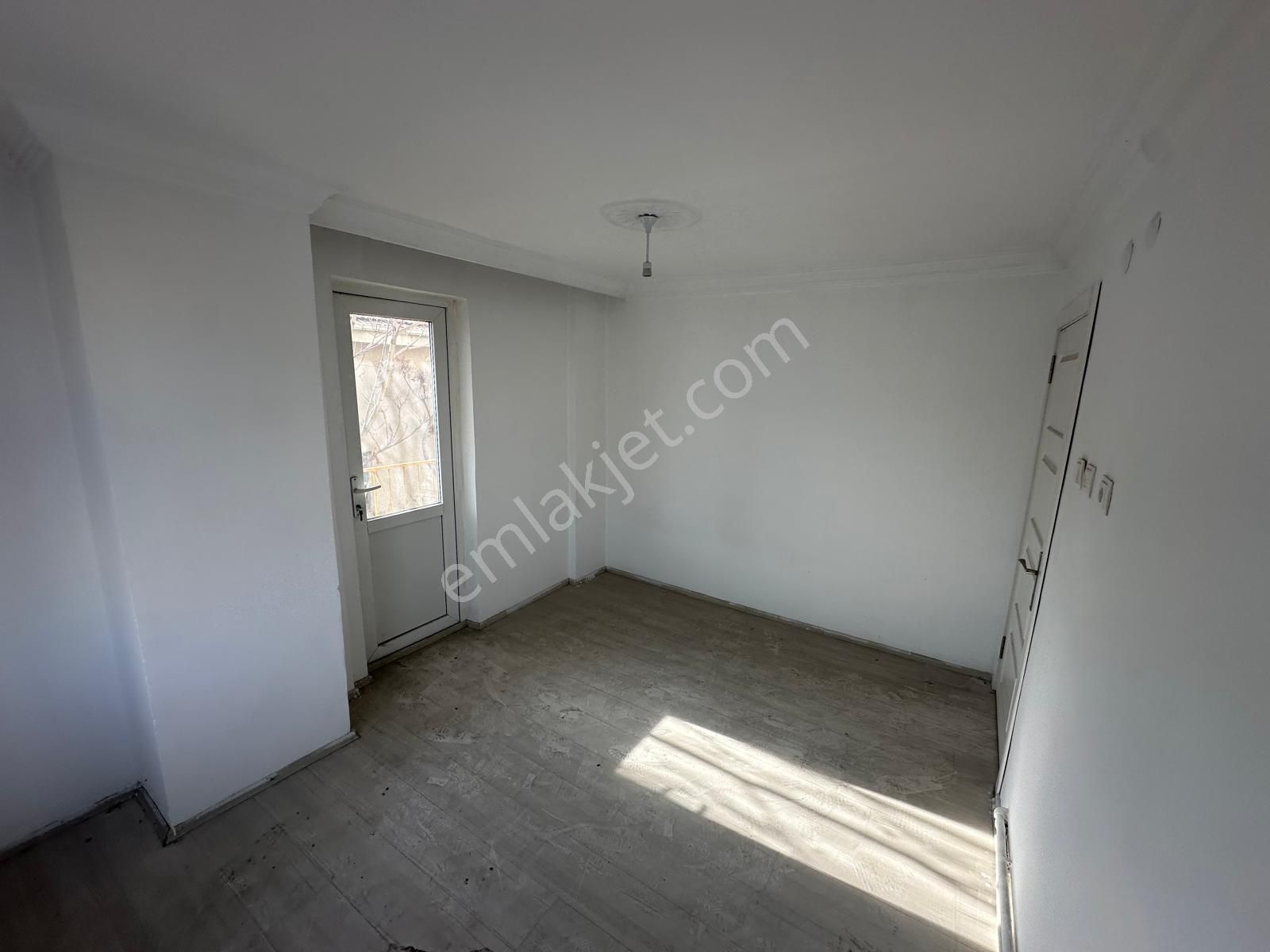 Emlak Danışmanım'dan Atatürk Mh Trene Yakın 3+1 Katta Salon Bağımsız Fırsat Dairesi - Görsel 18