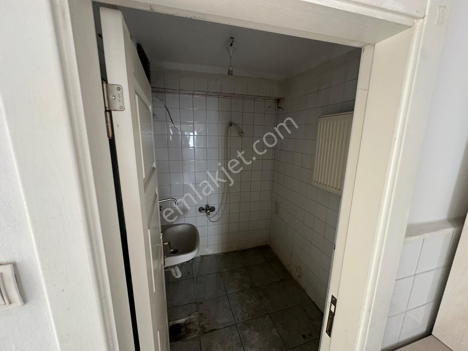 Emlak Danışmanım'dan Atatürk Mh Trene Yakın 3+1 Katta Salon Bağımsız Fırsat Dairesi - Görsel 9