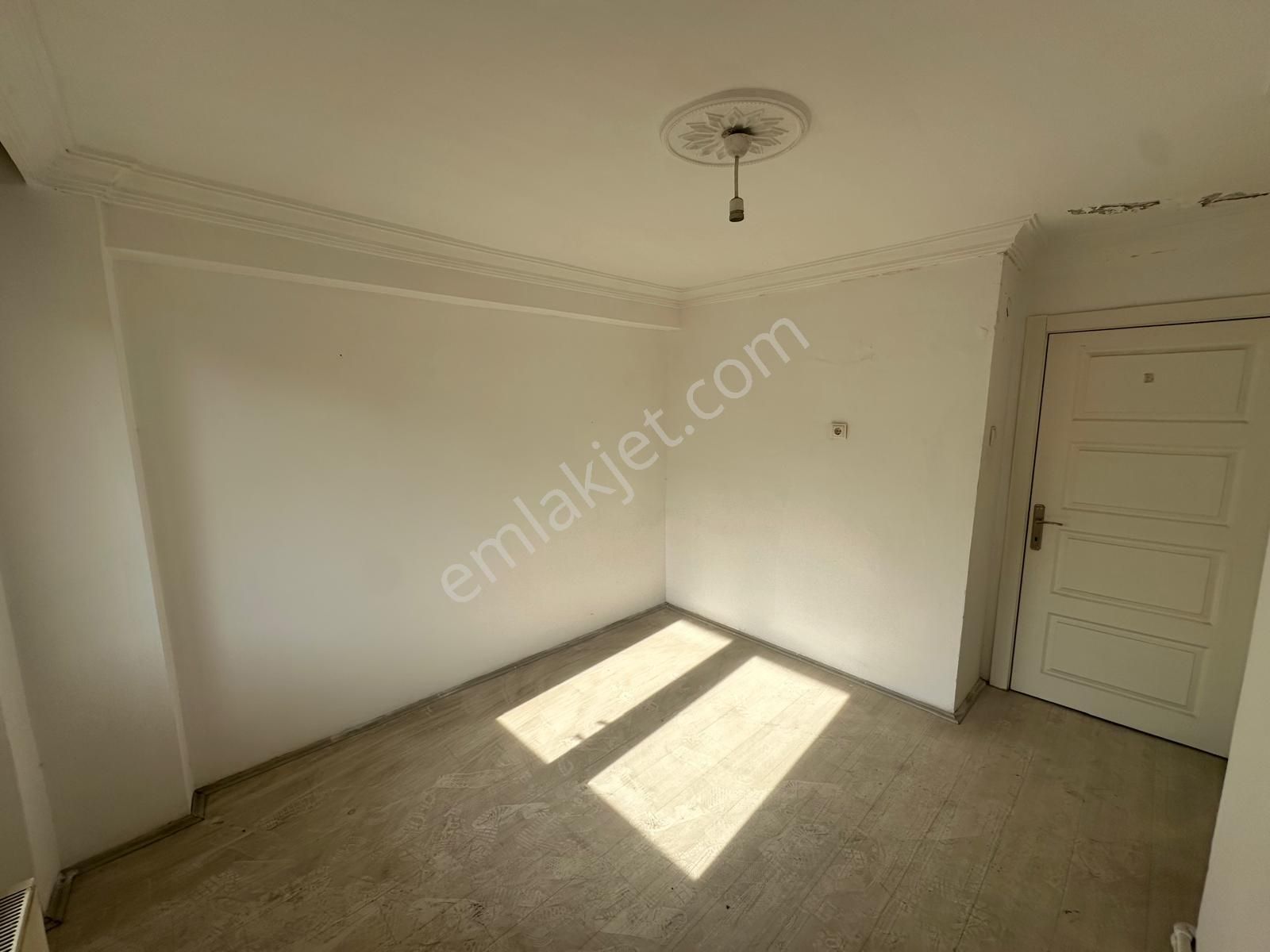 Emlak Danışmanım'dan Atatürk Mh Trene Yakın 3+1 Katta Salon Bağımsız Fırsat Dairesi - Görsel 7