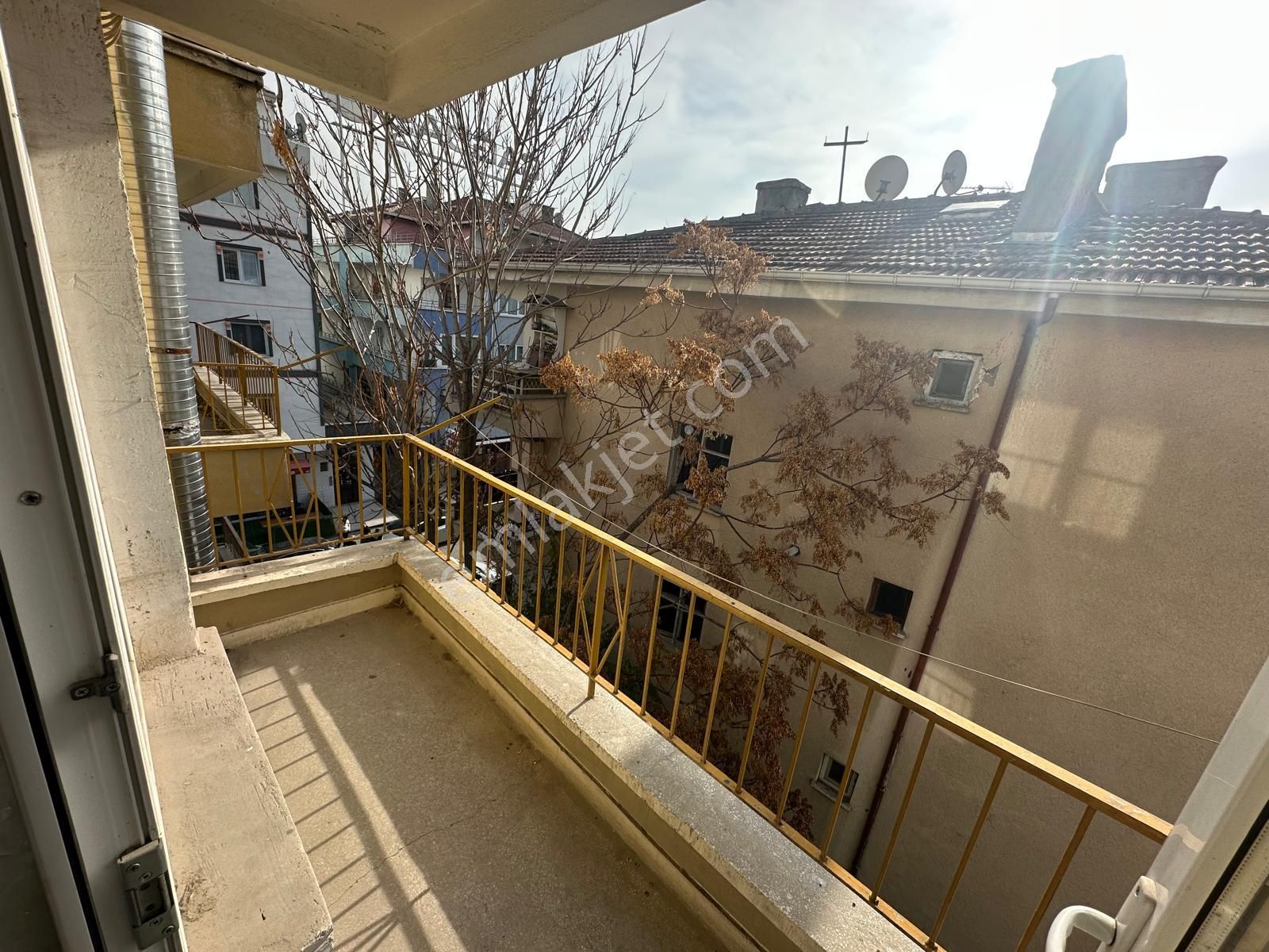 Emlak Danışmanım'dan Atatürk Mh Trene Yakın 3+1 Katta Salon Bağımsız Fırsat Dairesi - Görsel 6