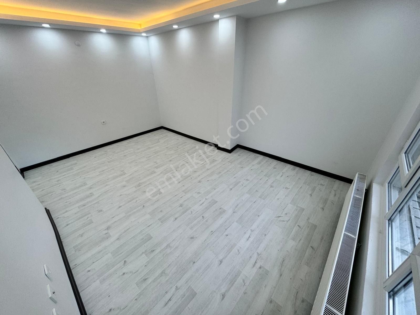 Piyade Mah. Emirler Ana Cadde Yakını Yapılı 3+1 Satılık Daire