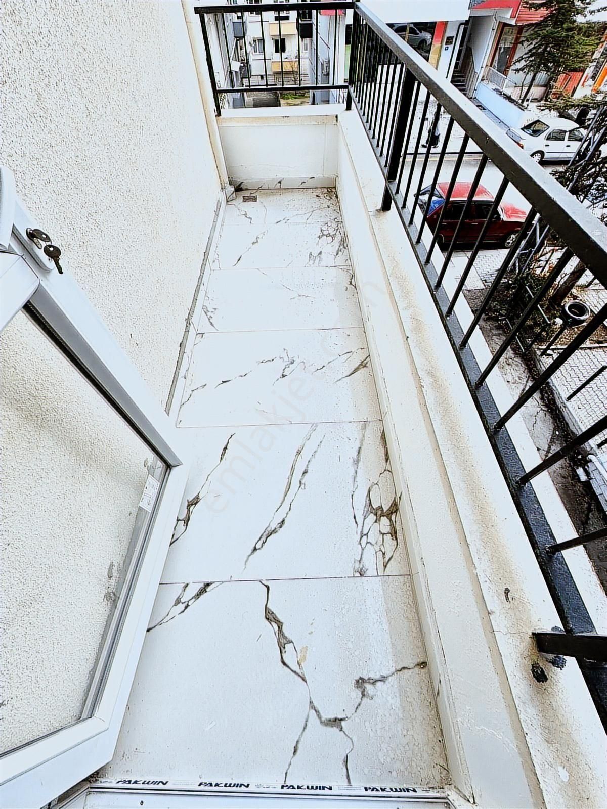 Alsancak Mah. Caddeye Paralel Geniş Lüks 3+1 Satılık Daire - Görsel 11