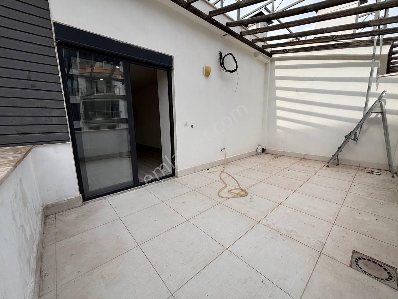 Yeni Şehir Hastane Yakınında Yüzme Havuzlu Şehir Manzarasına Hakim 6+1 Dubleks Daire - Görsel 8