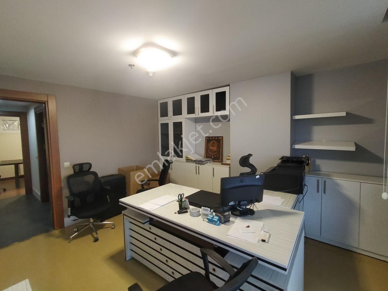 Beylikdüzü Kubis Park Teraslı 2+1 Eşyalı Kiralık Ofis - Görsel 20