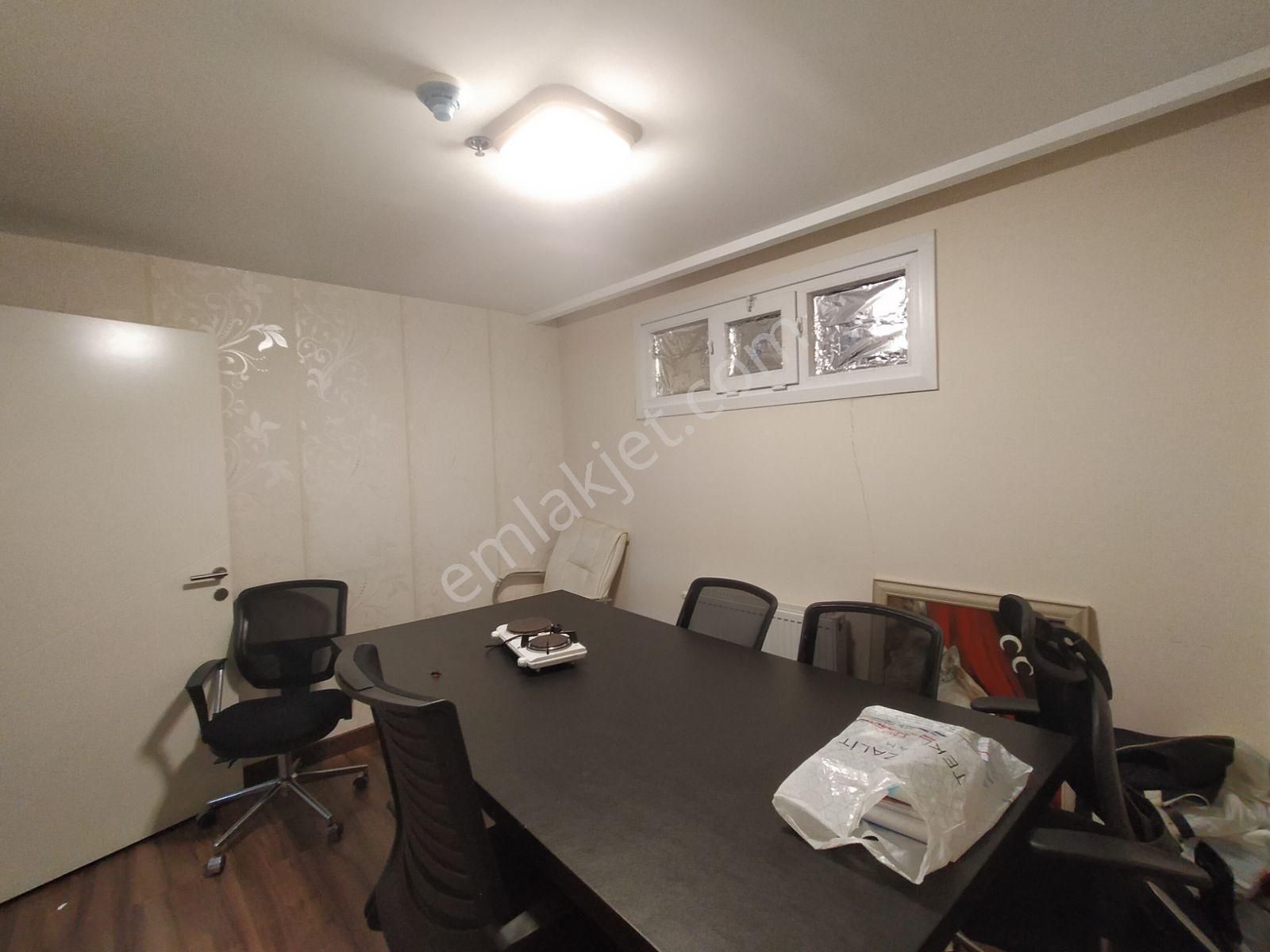 Beylikdüzü Kubis Park Teraslı 2+1 Eşyalı Kiralık Ofis - Görsel 8