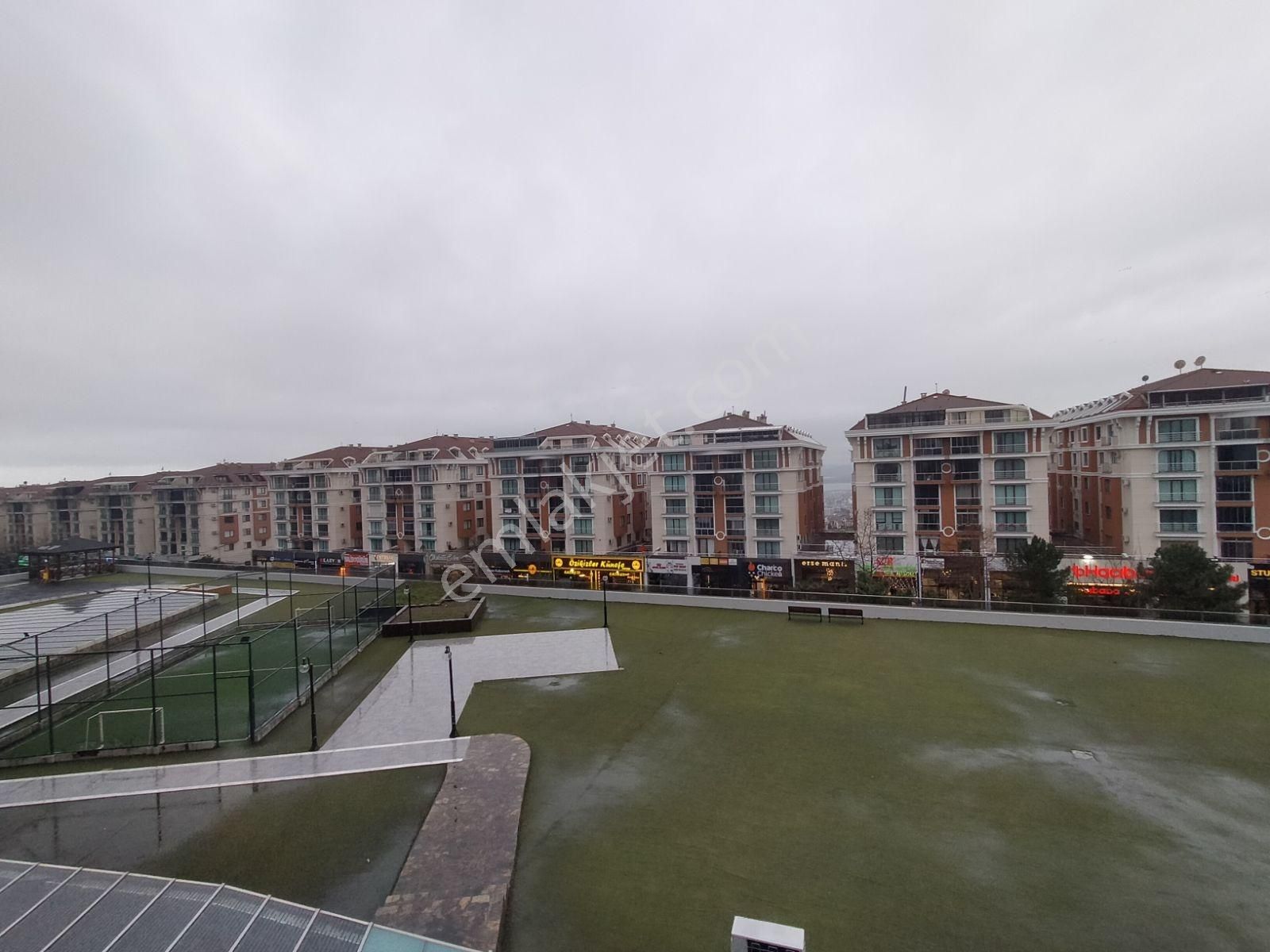 Beylikdüzü Kubis Park Teraslı 2+1 Eşyalı Kiralık Ofis - Görsel 3