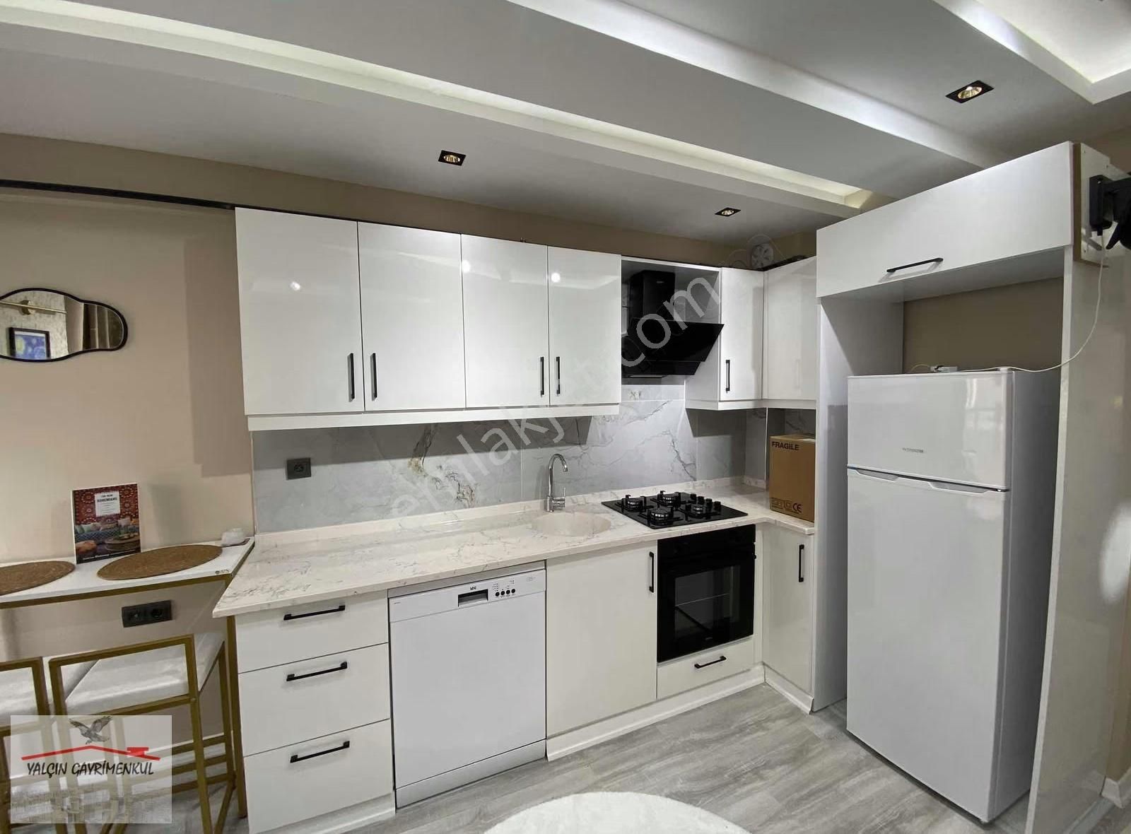 Atakum'da Tramvaya 400 Metre Eşyalı Satılık Sıfır 1+1 Daire - Görsel 14