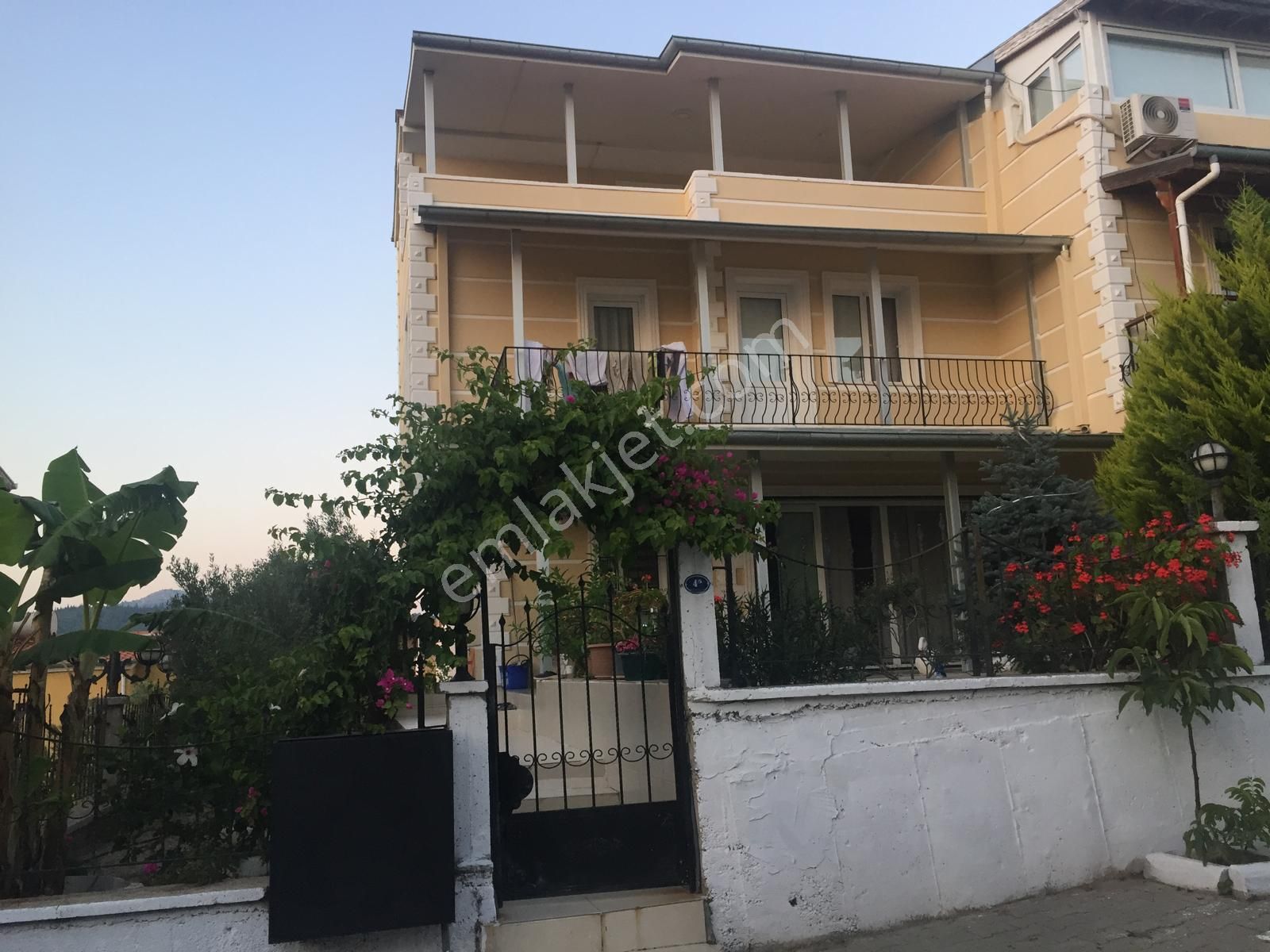 Deniz Ve Doğa Manzaralı Uygun Satılık Yazlık