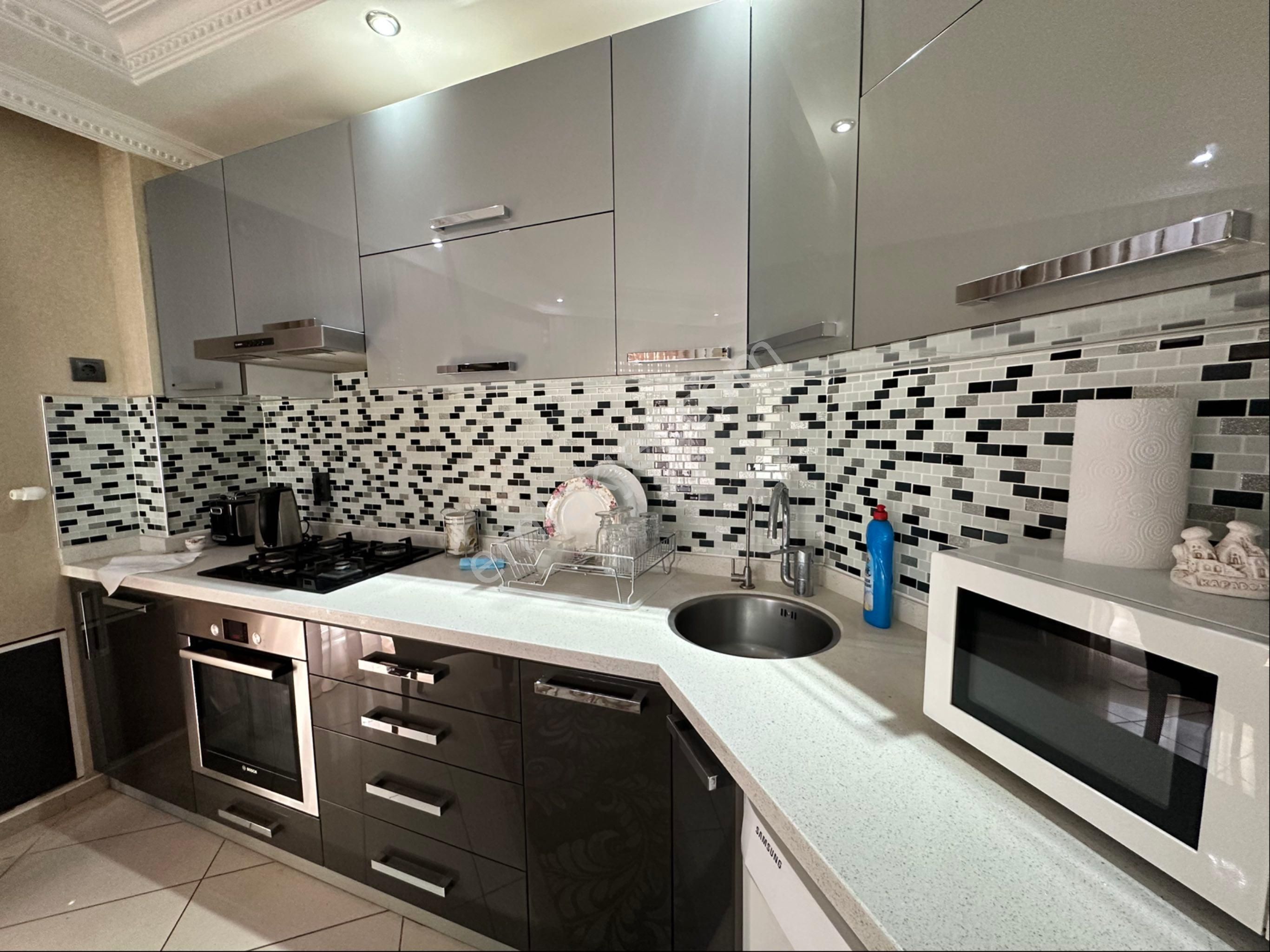 Meydankavağı Harika Konum Ultra Geniş 3+1 Ebeveyn Banyolu Fırsat Daire - Görsel 3