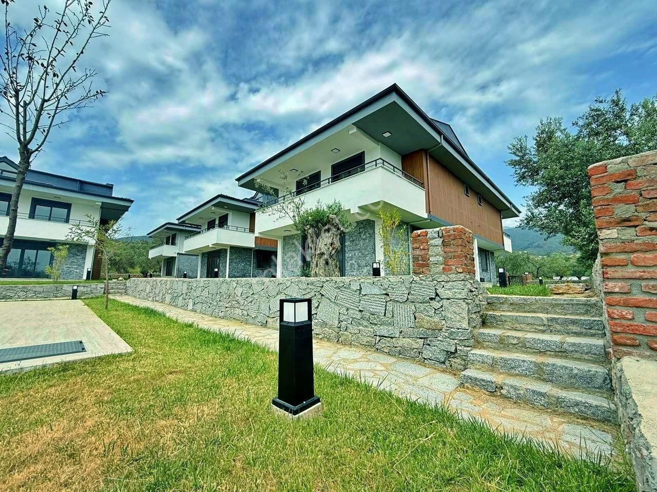 Uytundan Güre Oteller Bölgesinde Havuzlu Manzaralı Lüx 3+1 Villa - Görsel 17