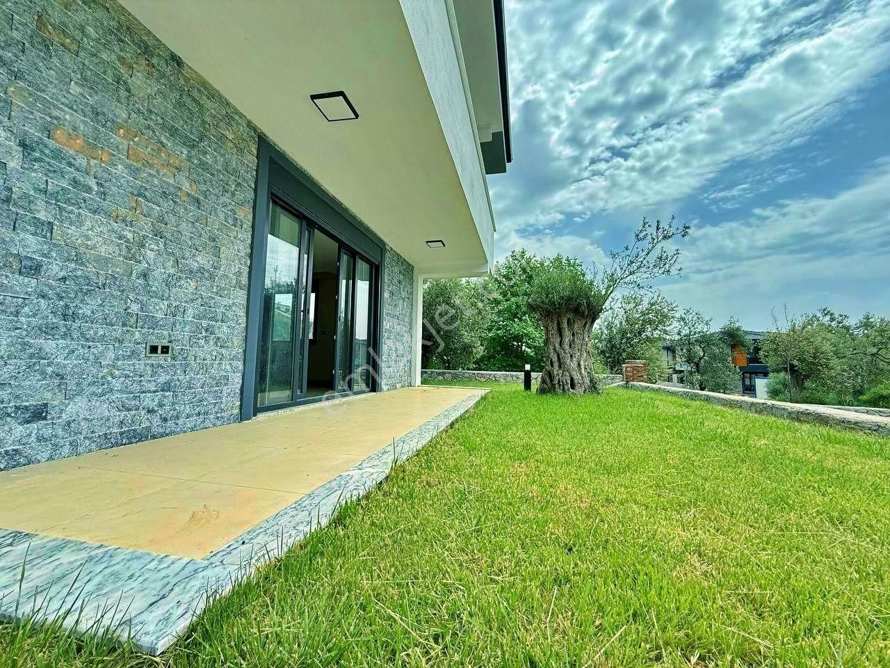 Uytundan Güre Oteller Bölgesinde Havuzlu Manzaralı Lüx 3+1 Villa - Görsel 32