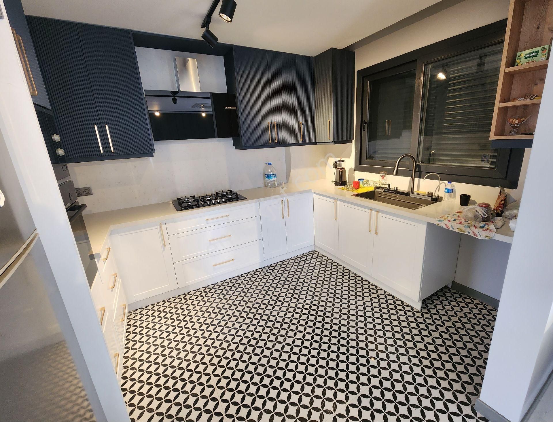 Karova Satılık Aşağıda Oda Deniz Manzaralı - Görsel 12