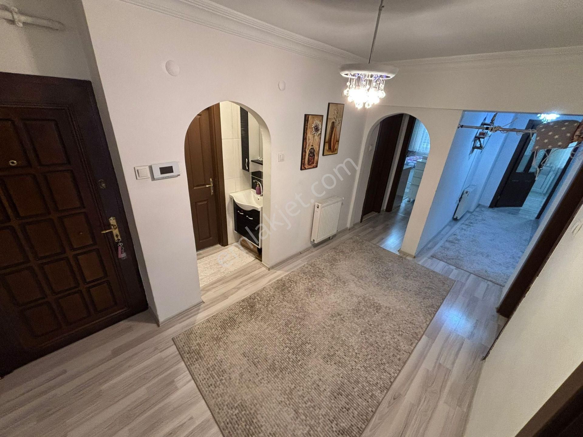 19 Mayıs Caddesi Üzeri Orta Kat 3+1 Ön Cephe Lüks Bağımsız Geniş - Görsel 14