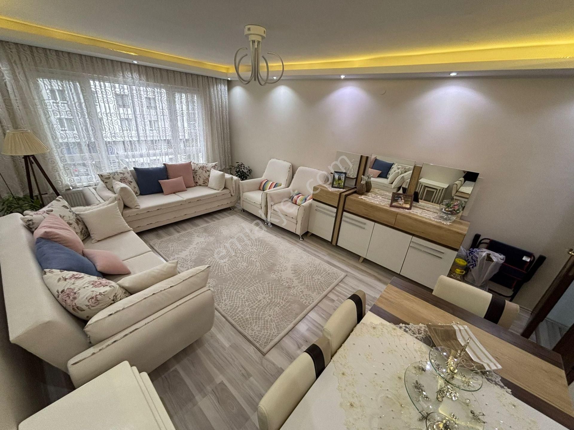 19 Mayıs Caddesi Üzeri Orta Kat 3+1 Ön Cephe Lüks Bağımsız Geniş