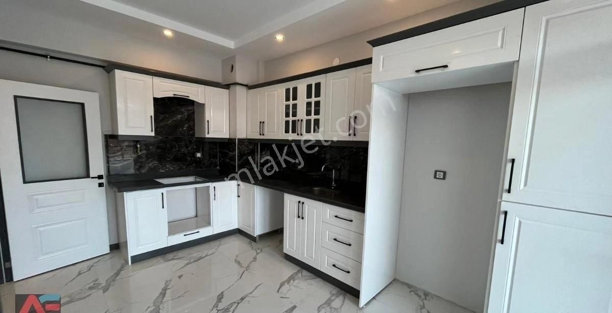 Reşadiyede Süper Lüks, Vestiyerli 3+1 Satılık Sıfır Daire