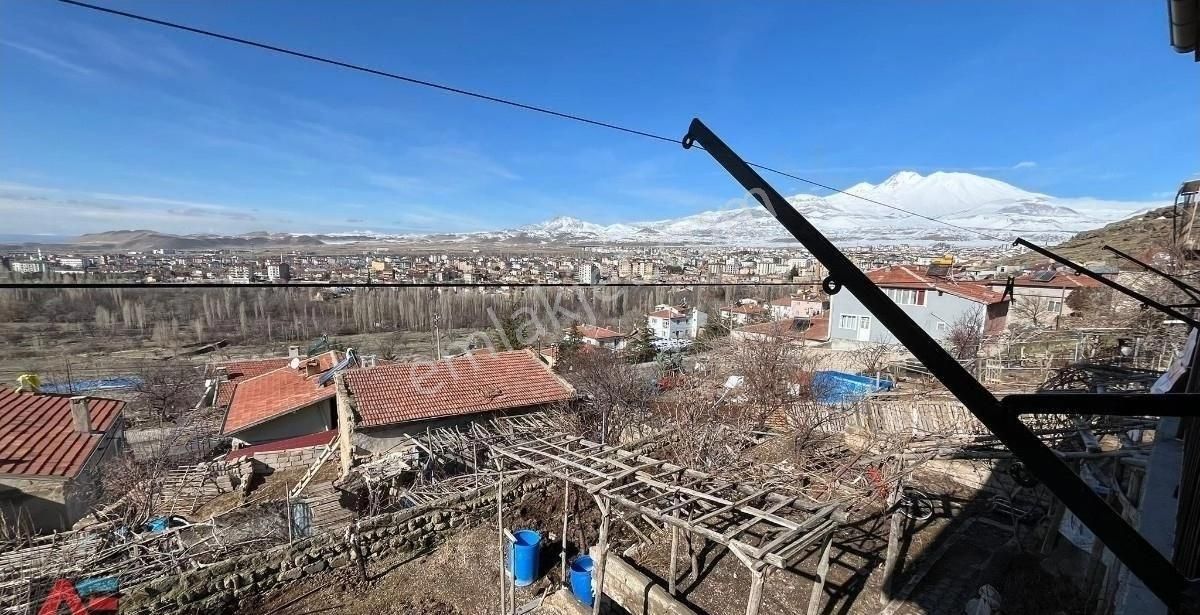 Erciyes Manzaralı | 3+1 Satılık Müstakil Ev | Şömineli!! - Görsel 17