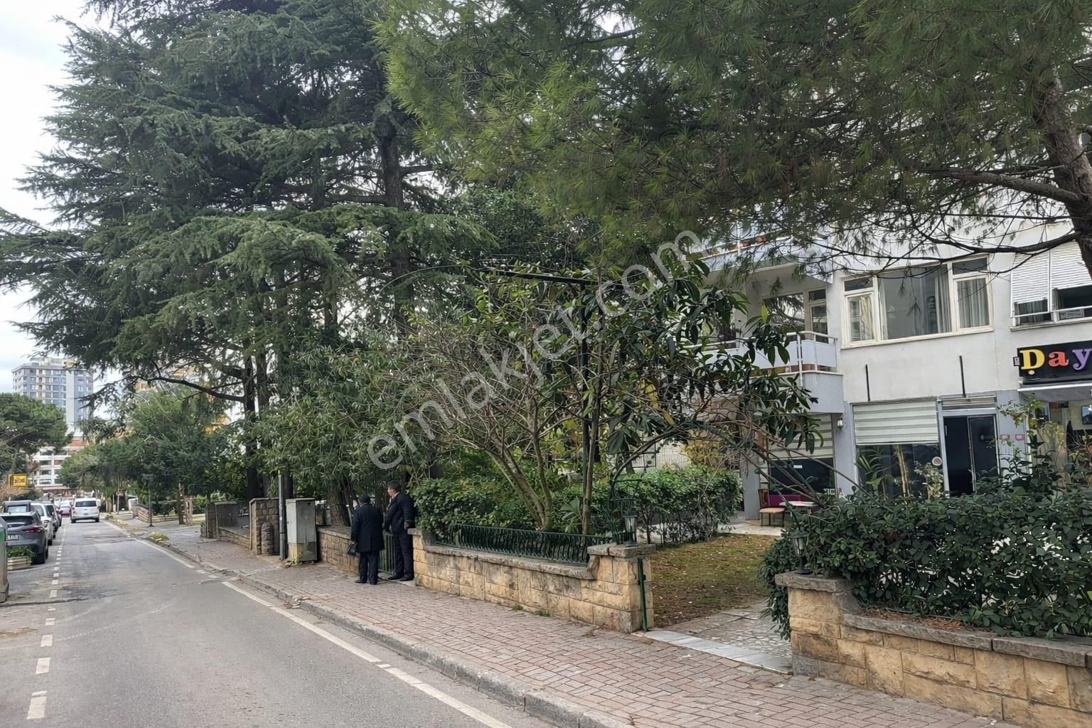 Göztepe Çiftehavuzlarda İşlek Caddede Otoparklı 40 M² Dükkan - Görsel 2