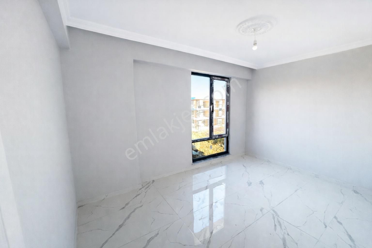 Karasuda Havuzlu Butik Sitede 2+1, Ayrı Mutfak, Yerden Isıtmalı - Görsel 11