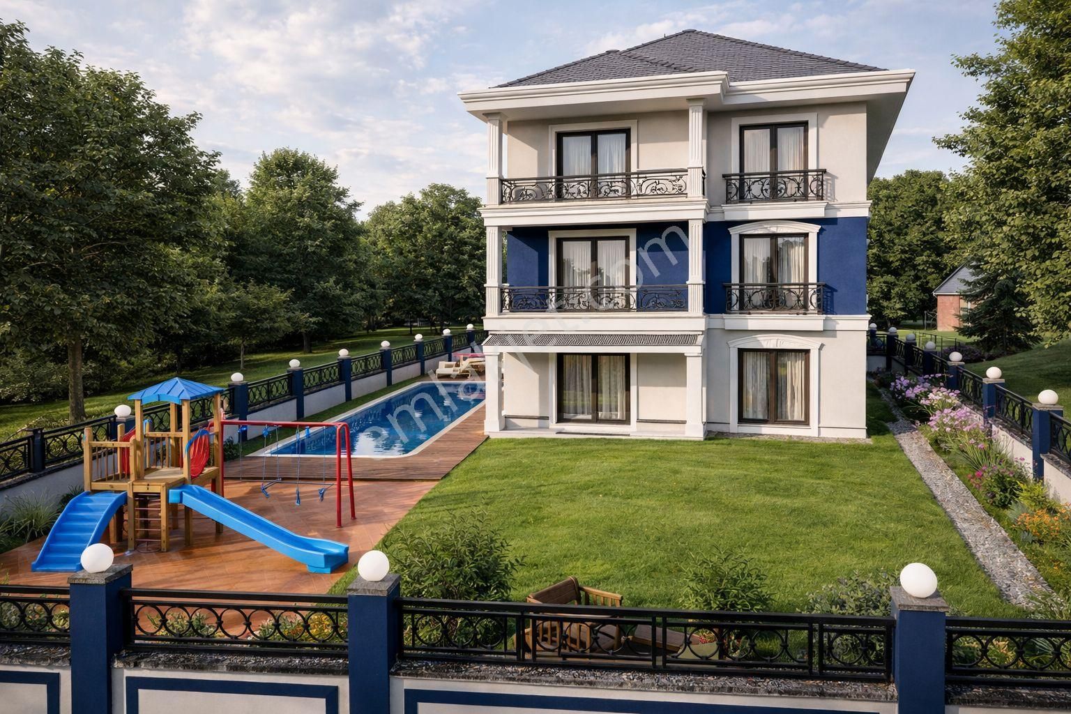 Karasuda Havuzlu Butik Sitede 2+1, Ayrı Mutfak, Yerden Isıtmalı
