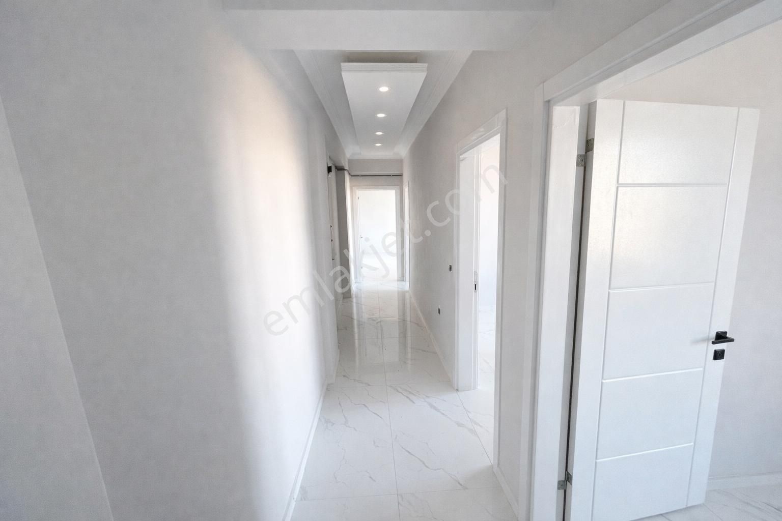 Karasuda Havuzlu Butik Sitede 2+1, Ayrı Mutfak, Yerden Isıtmalı - Görsel 6