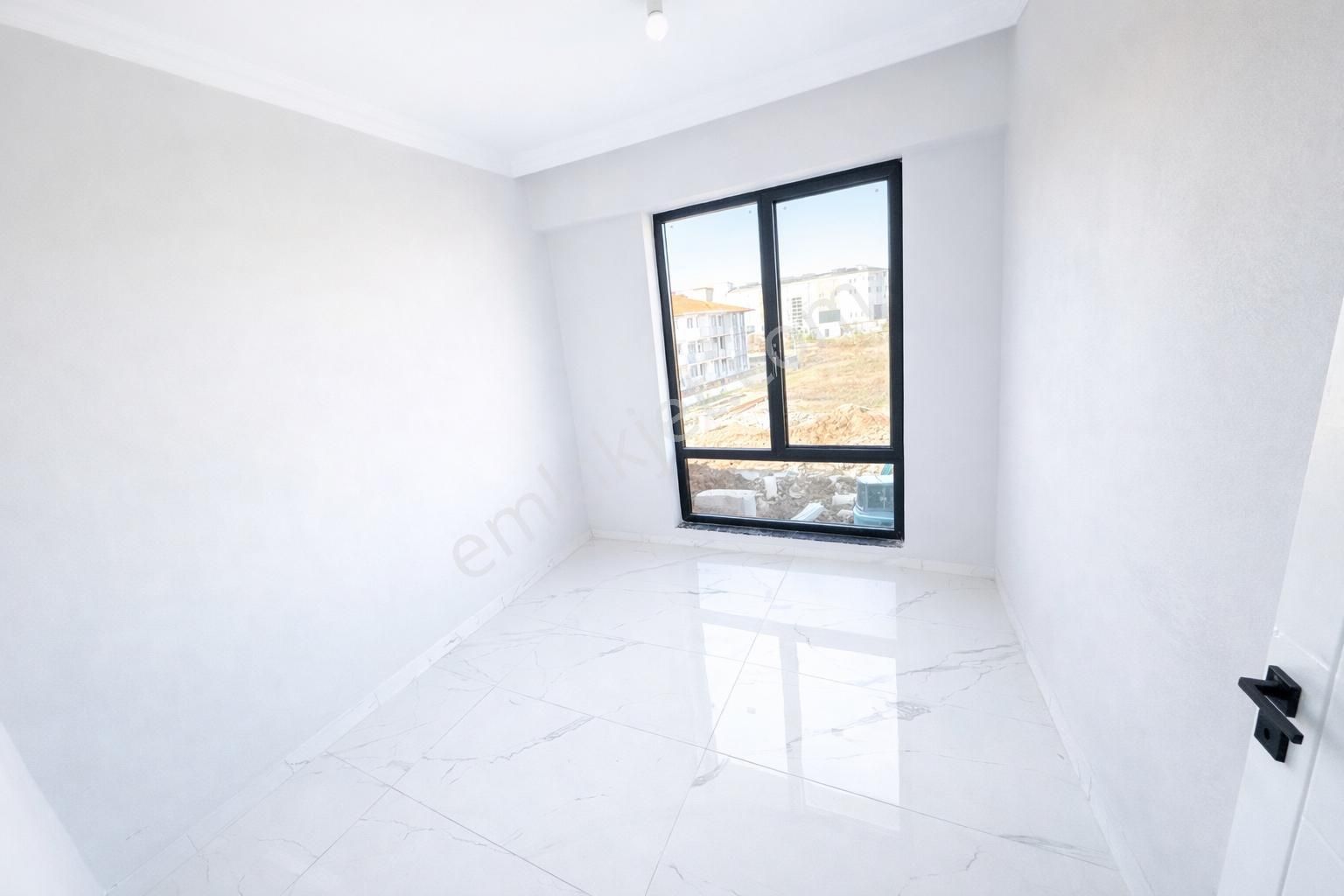 Karasuda Havuzlu Butik Sitede 2+1, Ayrı Mutfak, Yerden Isıtmalı - Görsel 13
