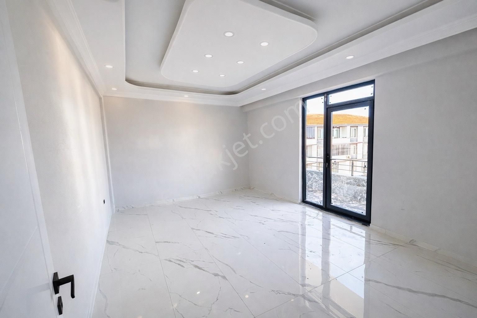 Karasuda Havuzlu Butik Sitede 2+1, Ayrı Mutfak, Yerden Isıtmalı - Görsel 4