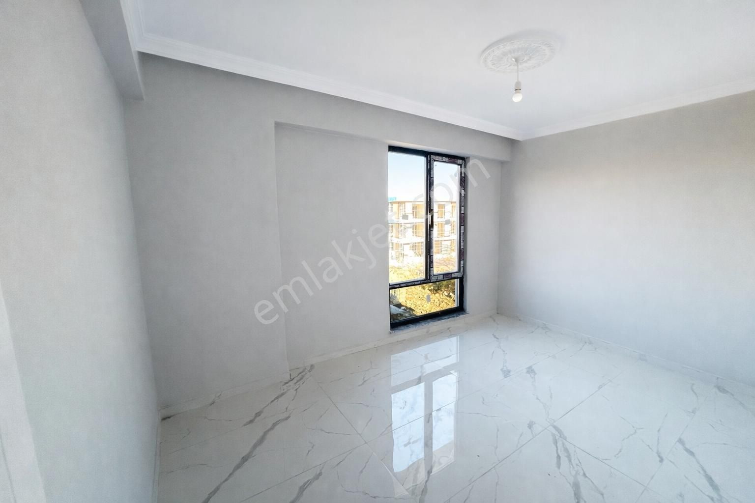 Karasuda Havuzlu Butik Sitede 2+1, Ayrı Mutfak, Yerden Isıtmalı - Görsel 10