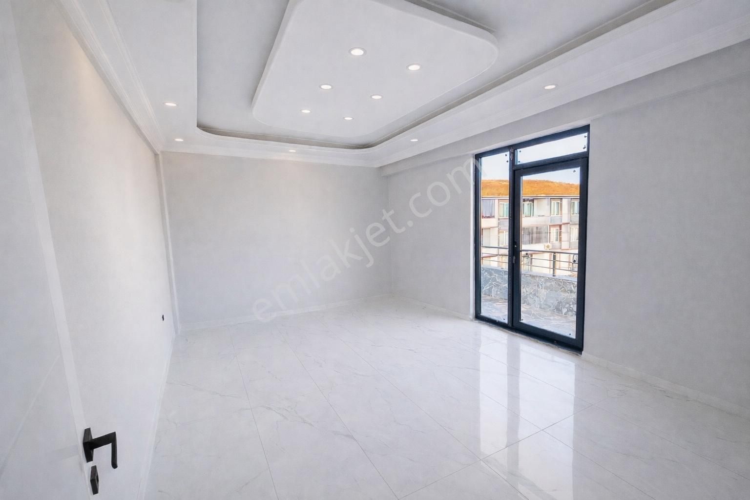 Karasuda Havuzlu Butik Sitede 2+1, Ayrı Mutfak, Yerden Isıtmalı - Görsel 5
