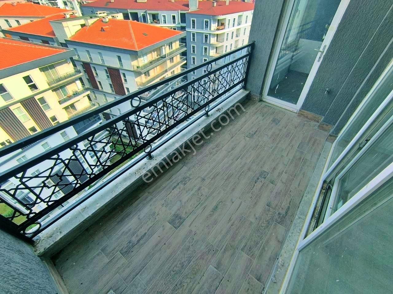 Uytundan Kadıköyde Havuzlu Full Donatılı 2+1 Lüx Rezidans - Görsel 6