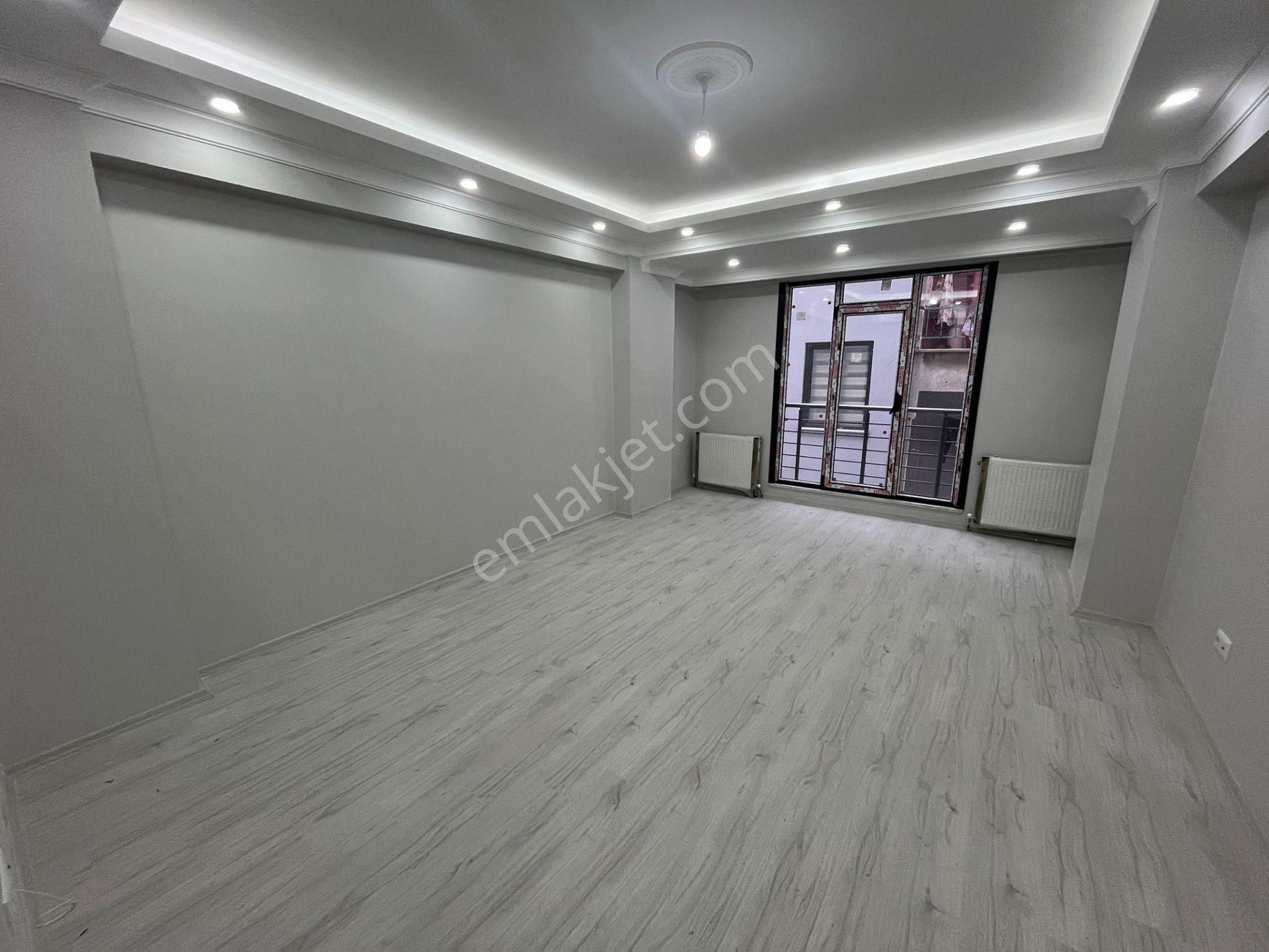 Has Seba'da Gültepede 2+1 95m2 Caddeye Yakın Lüx Satılık Daire