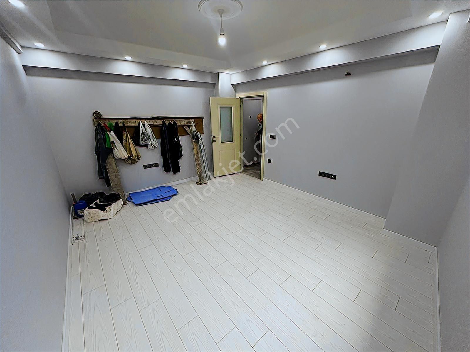 Şeref Emlak Otoparklı Karlıtepe Satılık Daire 4,150,000 Tl