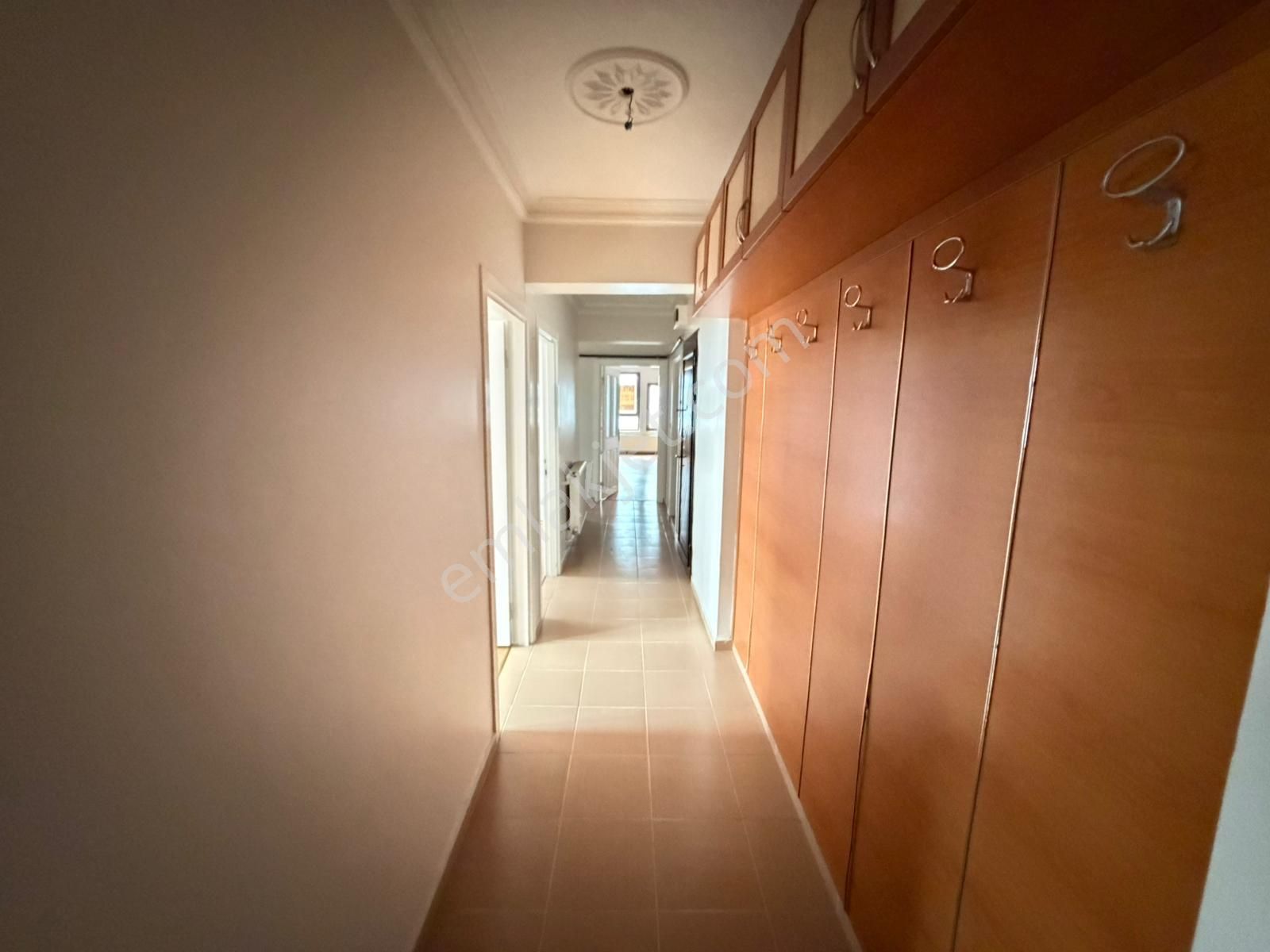 Vatan'da Ufuktepe'de Cadde Üstü Ara Kat Masrafsız Çift Balkonlu Kupon Daire - Görsel 13