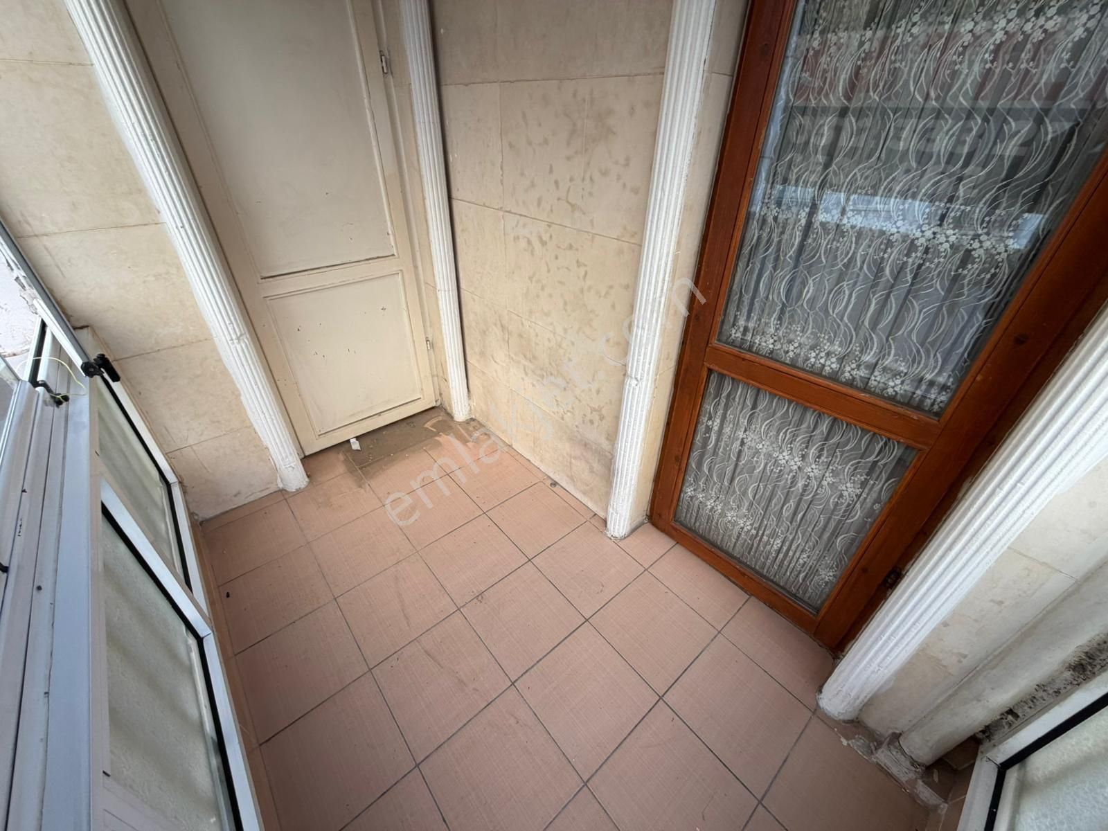 Vatan'da Ufuktepe'de Cadde Üstü Ara Kat Masrafsız Çift Balkonlu Kupon Daire - Görsel 12