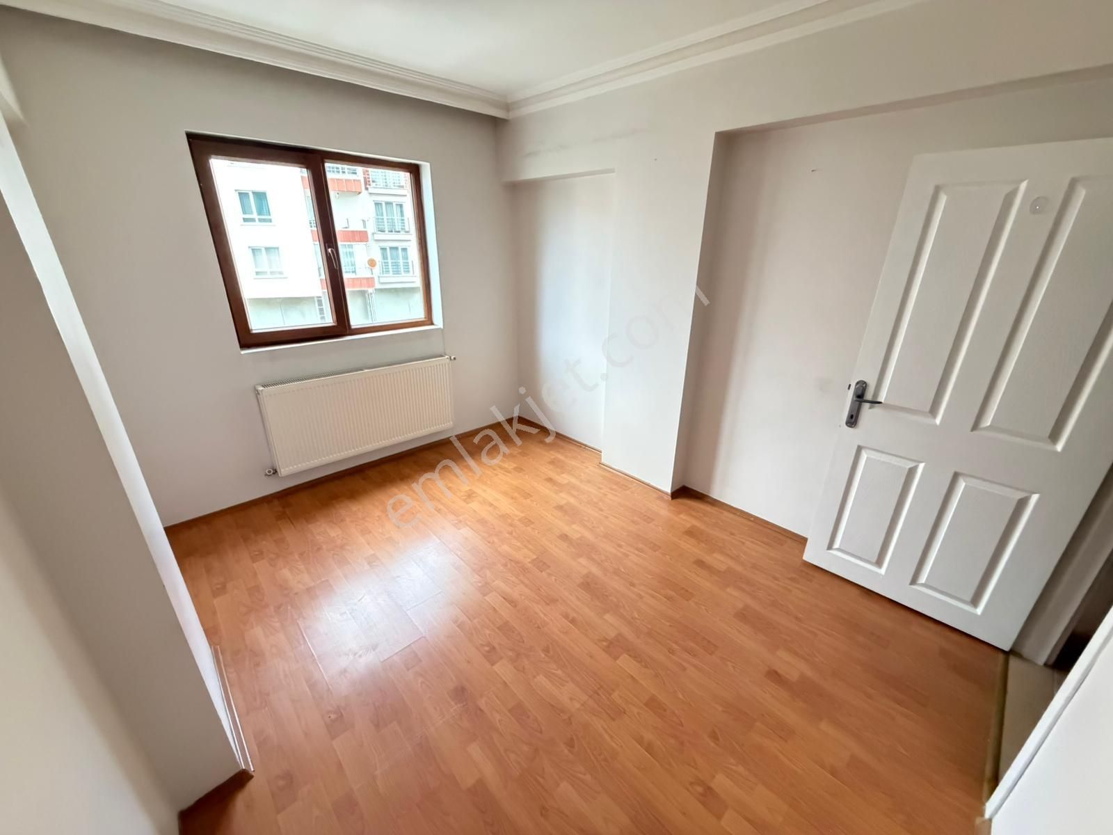 Vatan'da Ufuktepe'de Cadde Üstü Ara Kat Masrafsız Çift Balkonlu Kupon Daire - Görsel 29