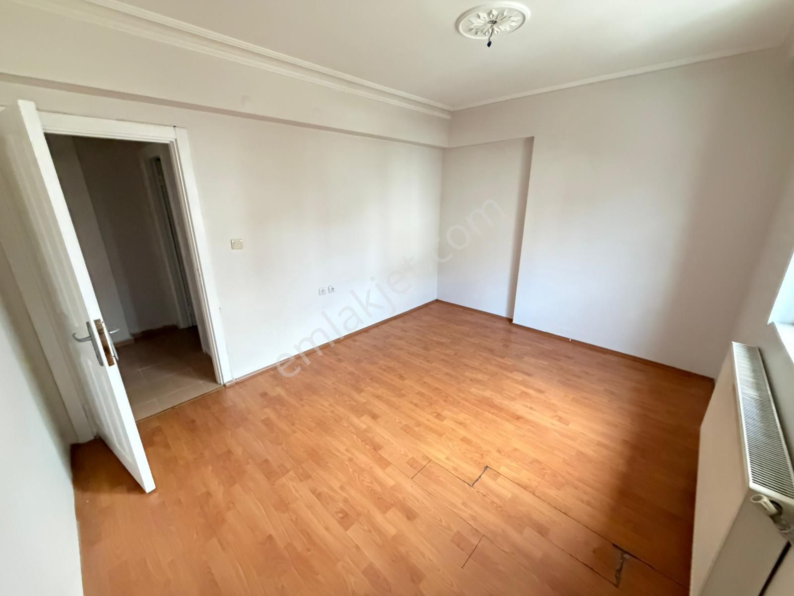 Vatan'da Ufuktepe'de Cadde Üstü Ara Kat Masrafsız Çift Balkonlu Kupon Daire - Görsel 9