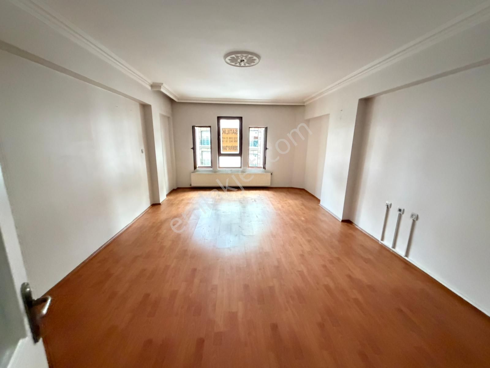 Vatan'da Ufuktepe'de Cadde Üstü Ara Kat Masrafsız Çift Balkonlu Kupon Daire - Görsel 32