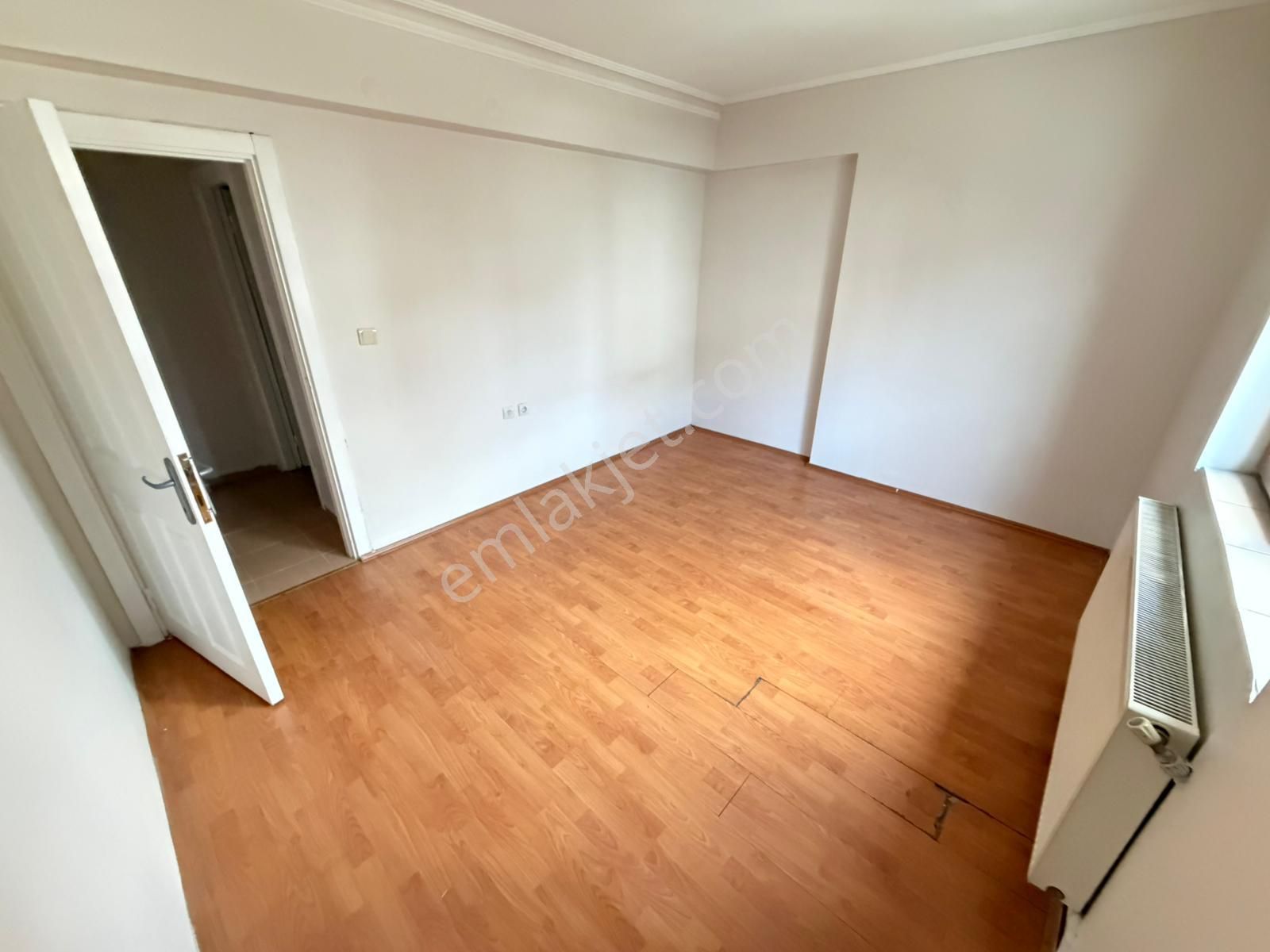 Vatan'da Ufuktepe'de Cadde Üstü Ara Kat Masrafsız Çift Balkonlu Kupon Daire - Görsel 20