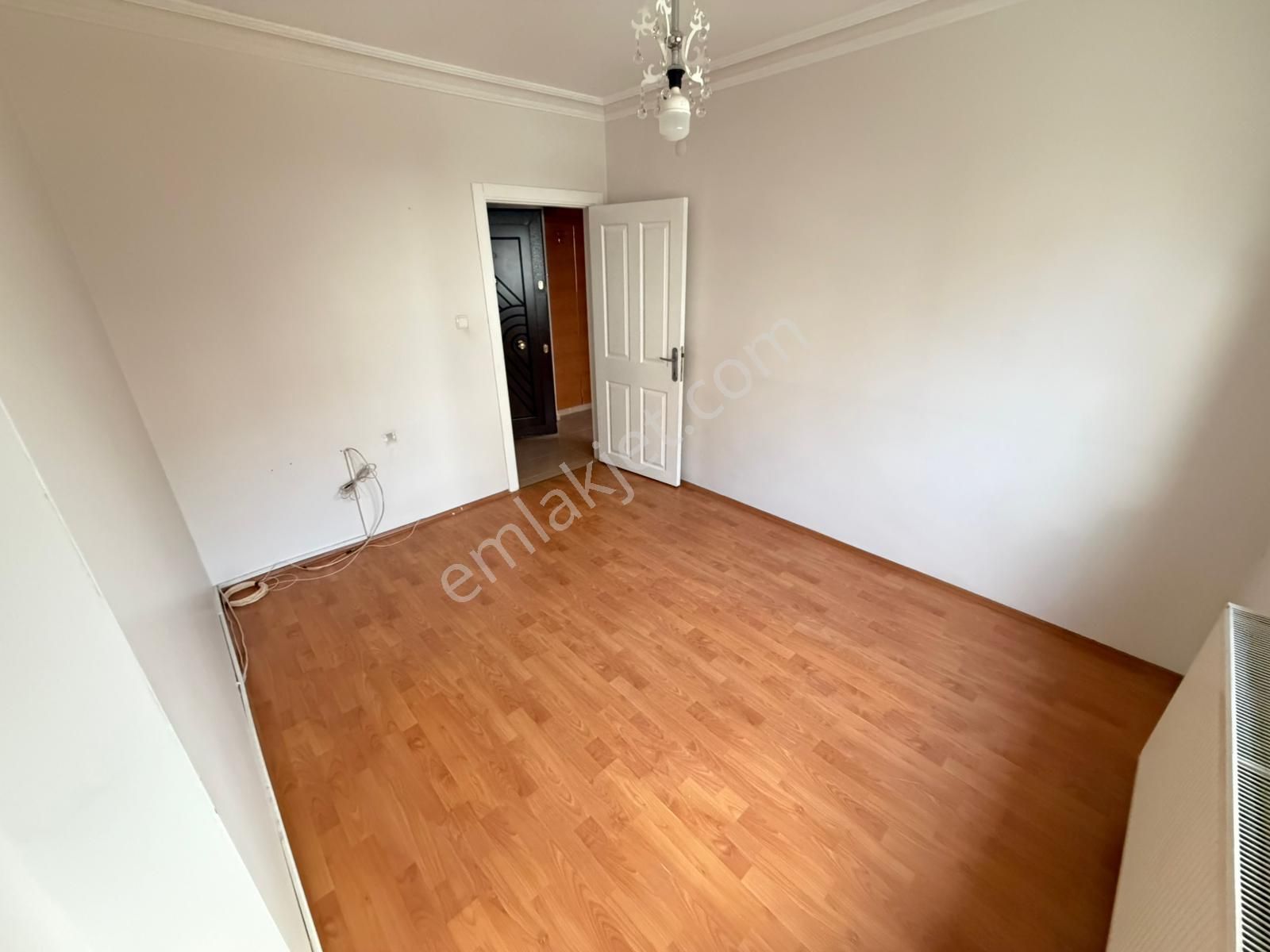 Vatan'da Ufuktepe'de Cadde Üstü Ara Kat Masrafsız Çift Balkonlu Kupon Daire - Görsel 18