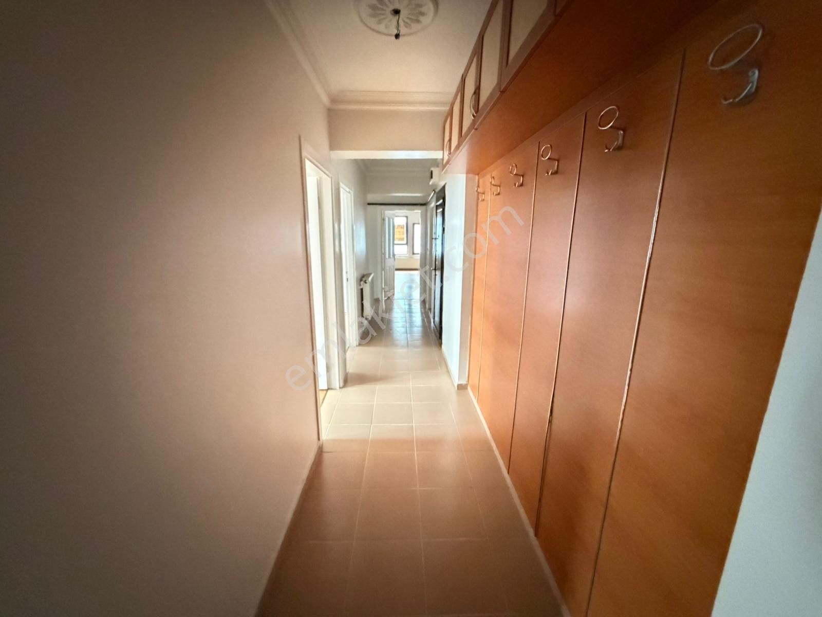 Vatan'da Ufuktepe'de Cadde Üstü Ara Kat Masrafsız Çift Balkonlu Kupon Daire - Görsel 25