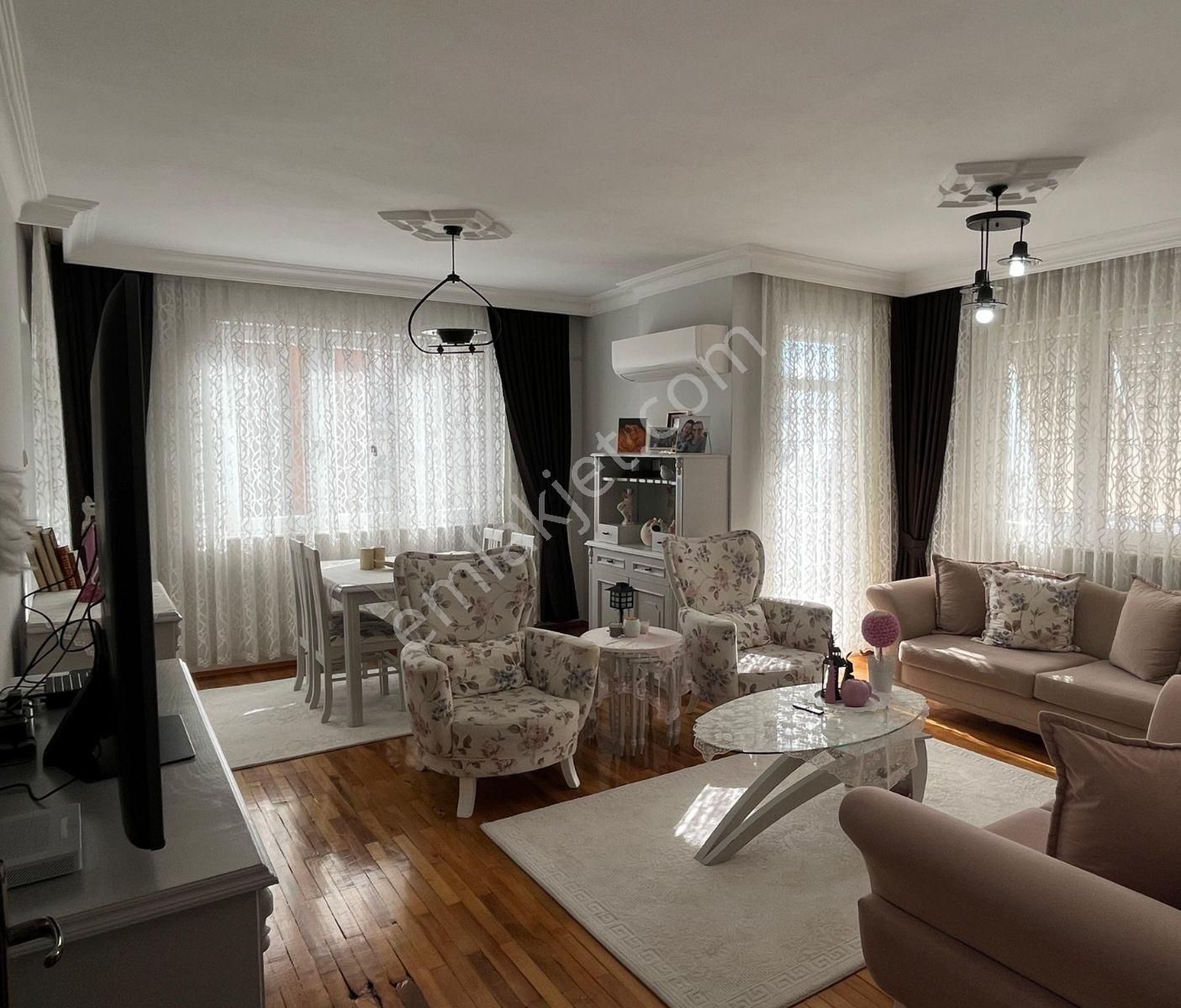 Atatürk Mahallesinde 3+1 Daire