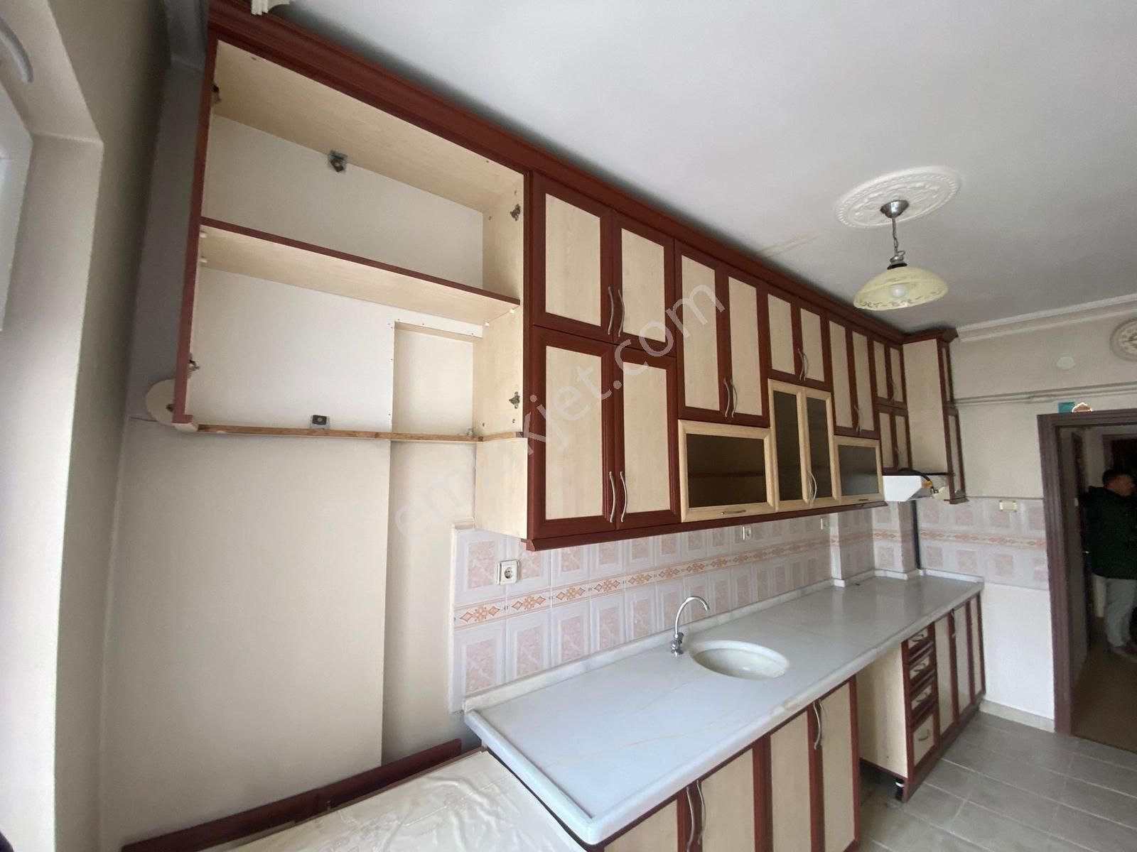 Göksu'dan Cadde Üstü Özevlerde Kiralık Asansörlü Daire - Görsel 2