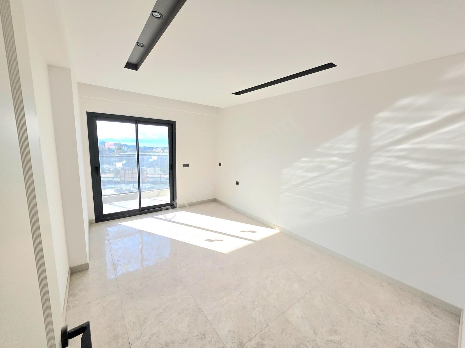 Kuşadasında Deniz Manzaralı Lüks Site İçi Satılık Daireler - Görsel 14