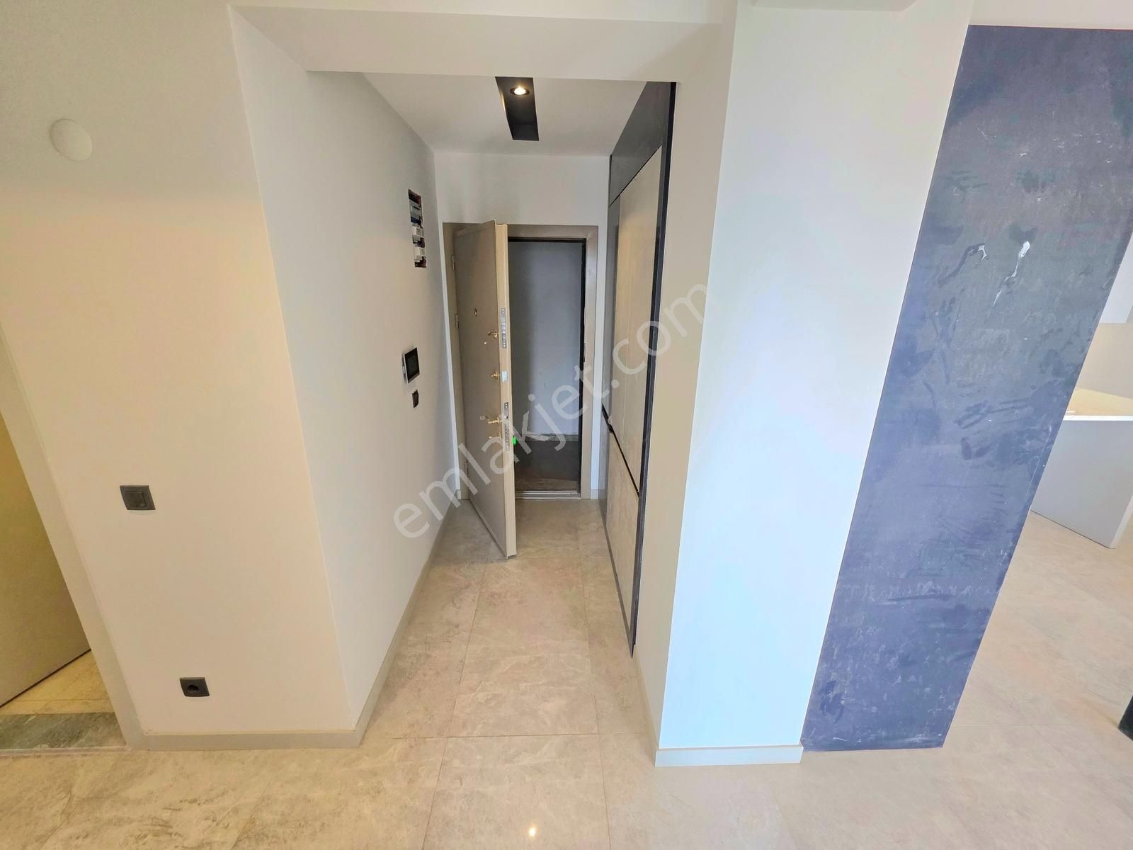 Kuşadasında Deniz Manzaralı Lüks Site İçi Satılık Daireler - Görsel 22