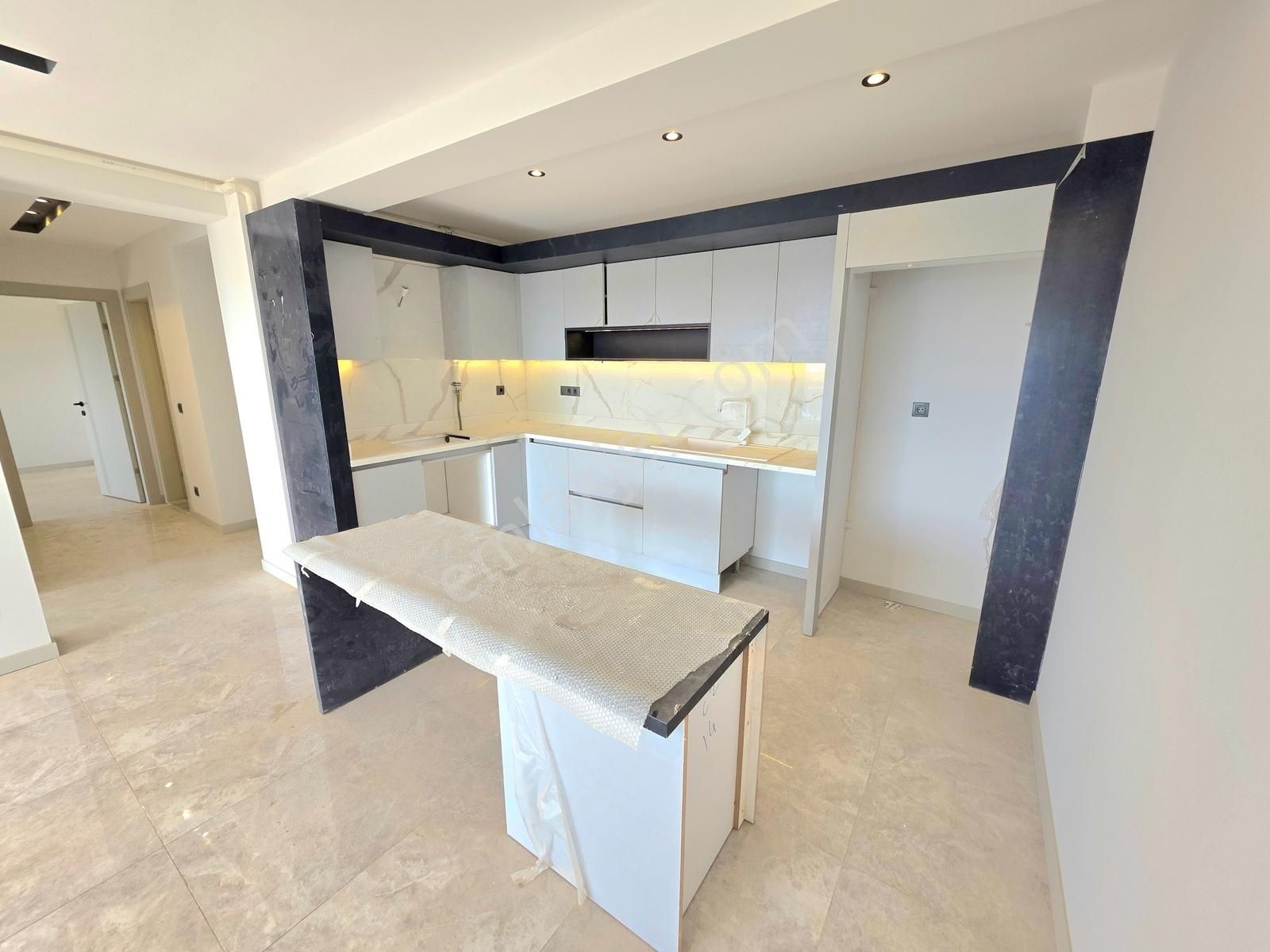 Kuşadasında Deniz Manzaralı Lüks Site İçi Satılık Daireler - Görsel 18