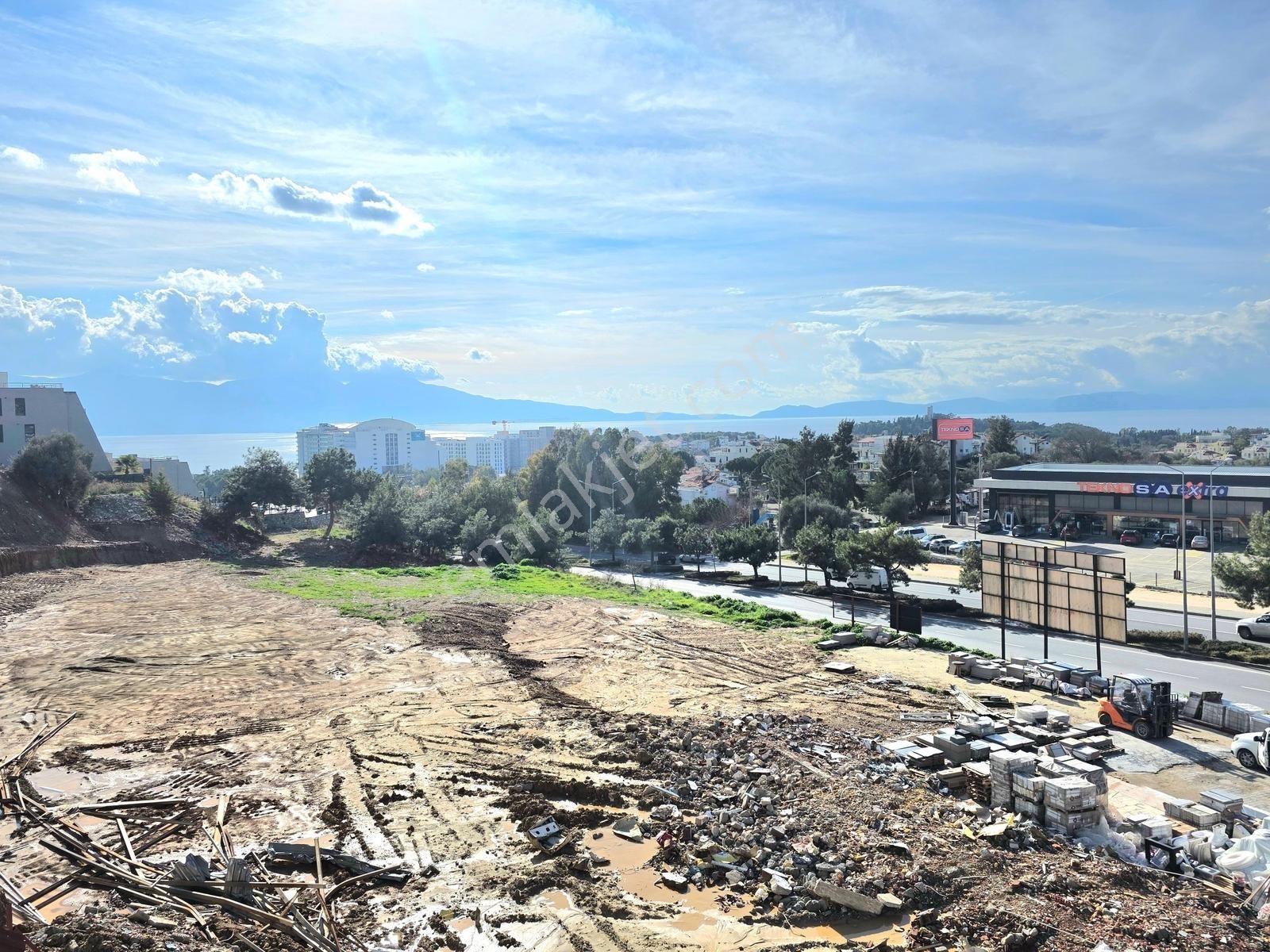 Kuşadasında Deniz Manzaralı Lüks Site İçi Satılık Daireler - Görsel 16