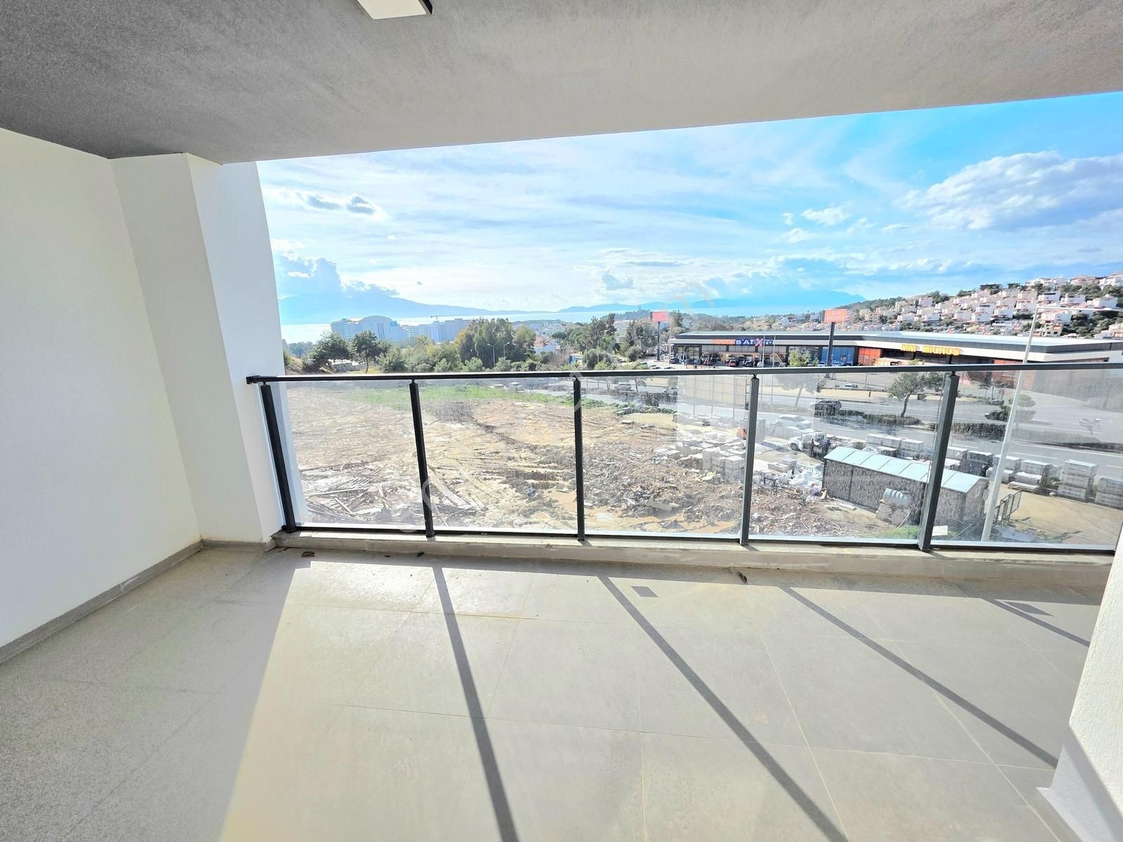 Kuşadasında Deniz Manzaralı Lüks Site İçi Satılık Daireler - Görsel 5