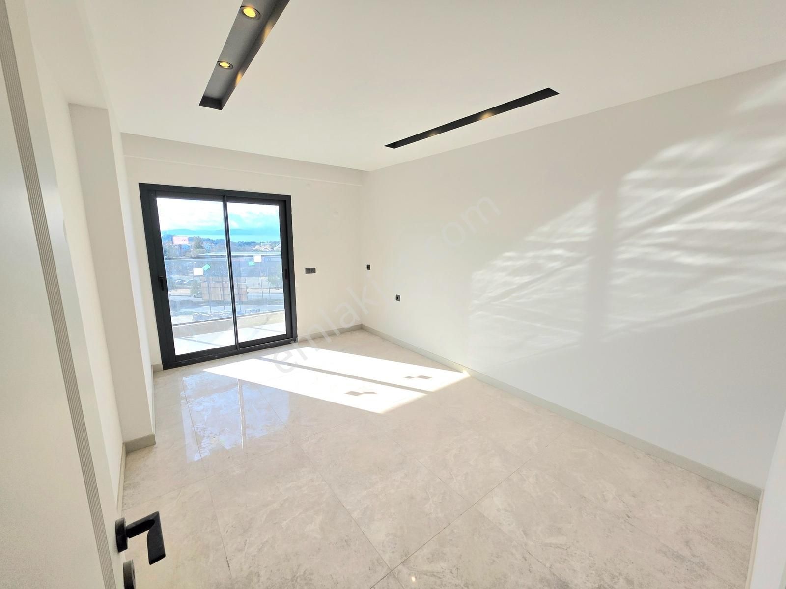 Kuşadasında Deniz Manzaralı Lüks Site İçi Satılık Daireler - Görsel 34